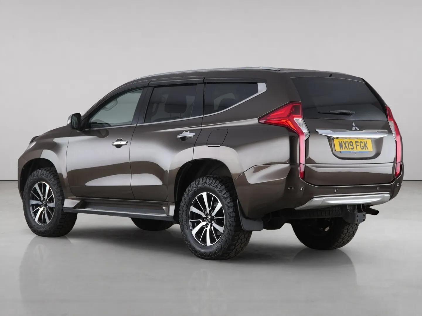 Mitsubishi Shogun Sport view 6