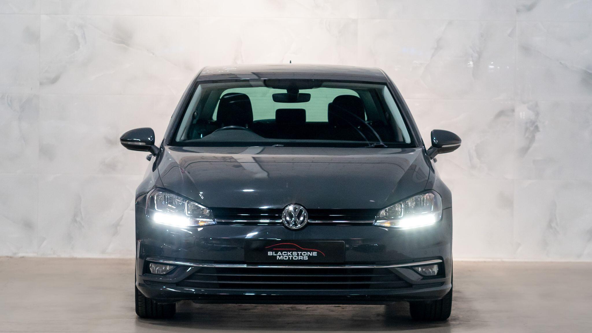 Volkswagen Golf view 2