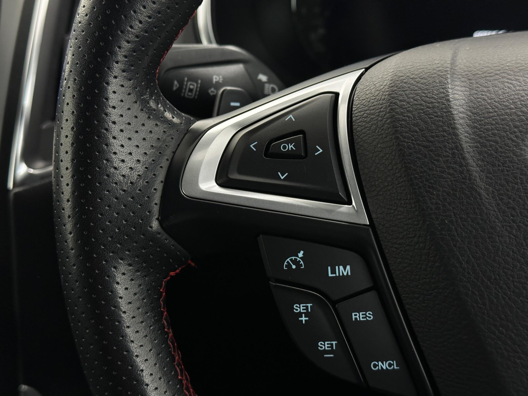 Ford S-Max view 15