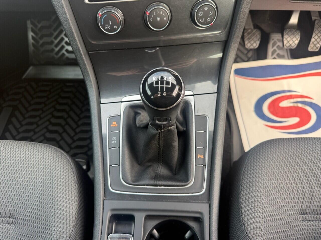 Volkswagen Golf view 14