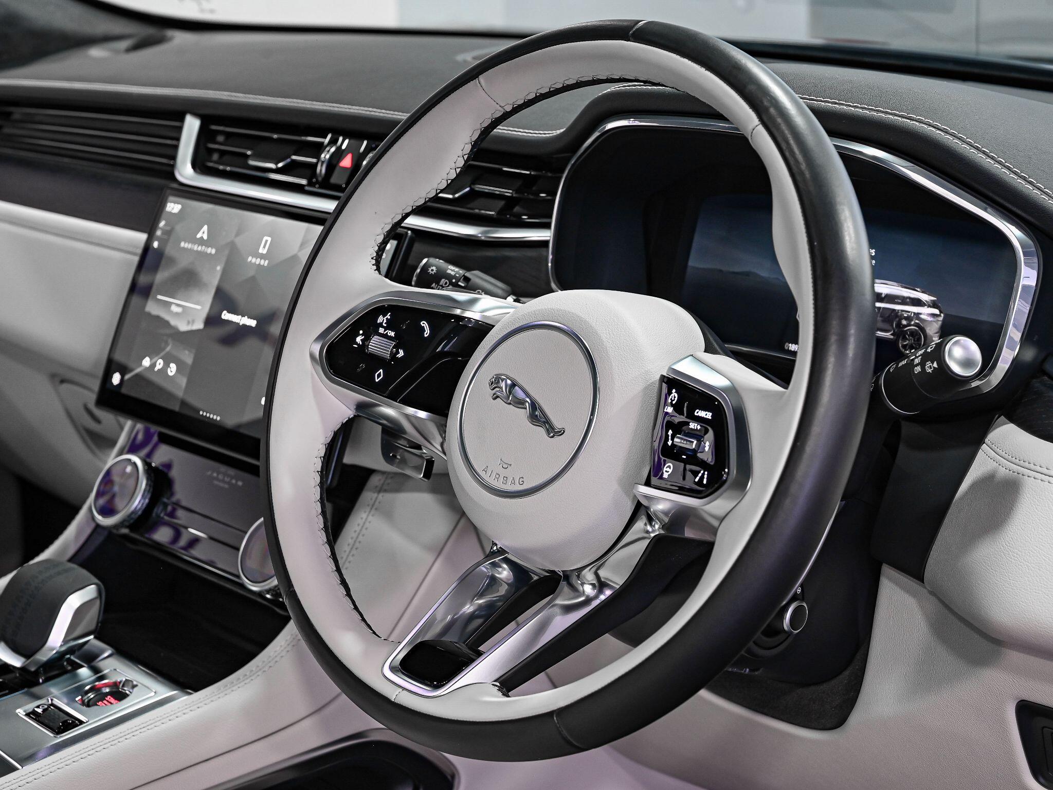 Jaguar F-Pace view 8