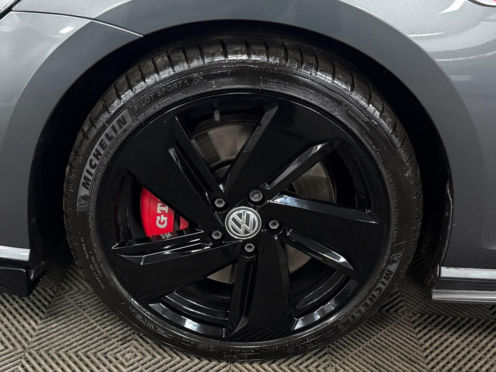 Volkswagen Golf view 41