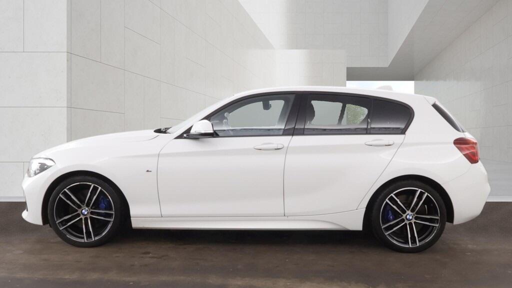 BMW 1 Series view 12