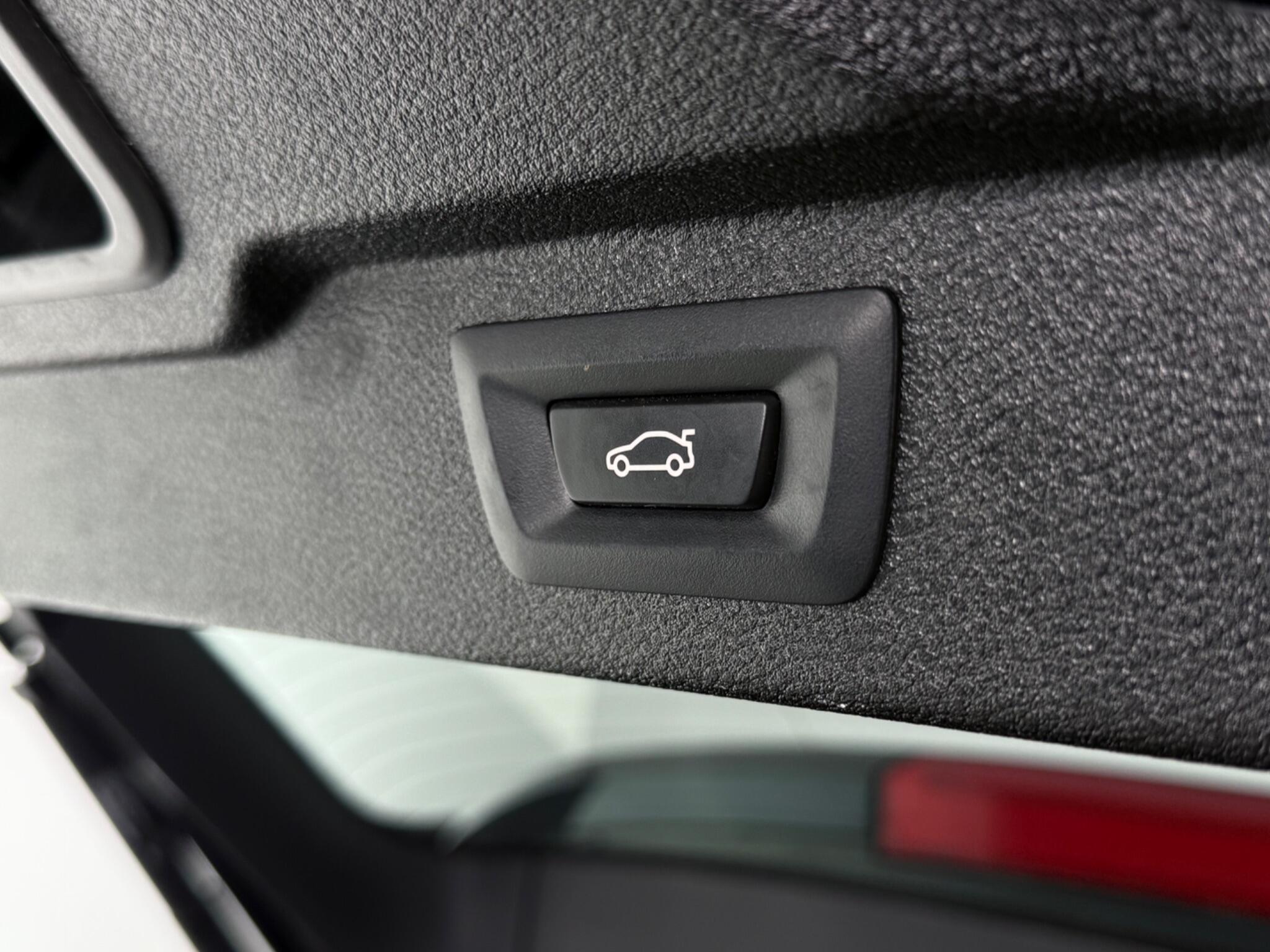 BMW X5 view 10