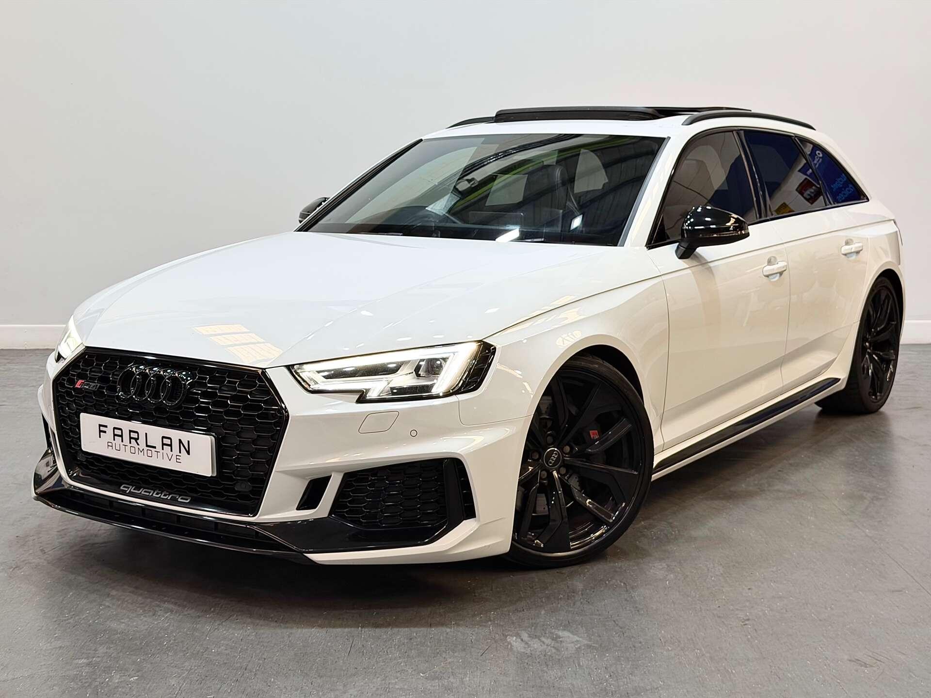Audi RS4 view 13