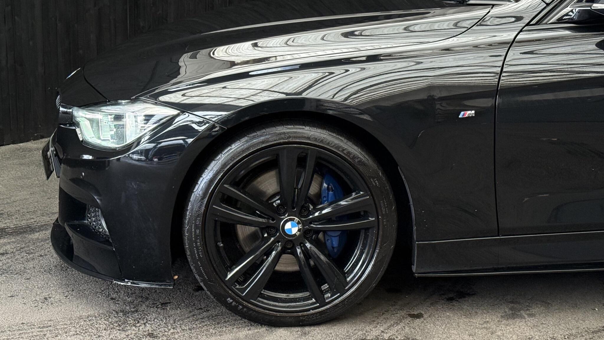 BMW 3 Series view 9