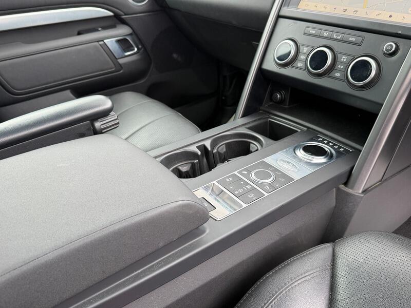 Land Rover Discovery 3 view 32