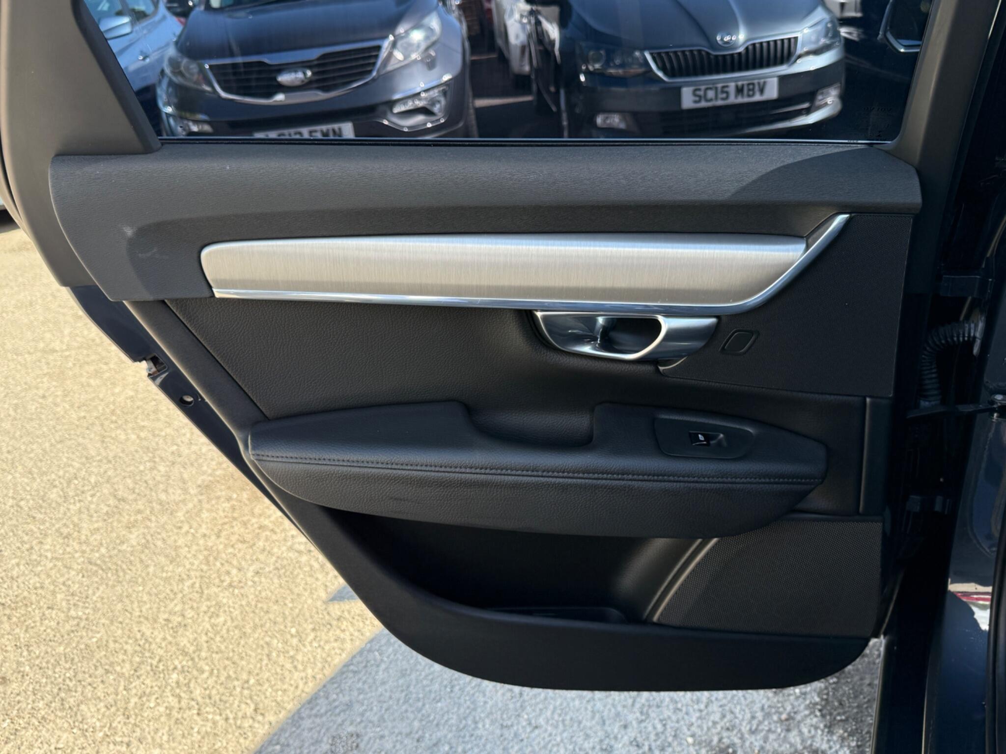 Volvo S90 - Image 58