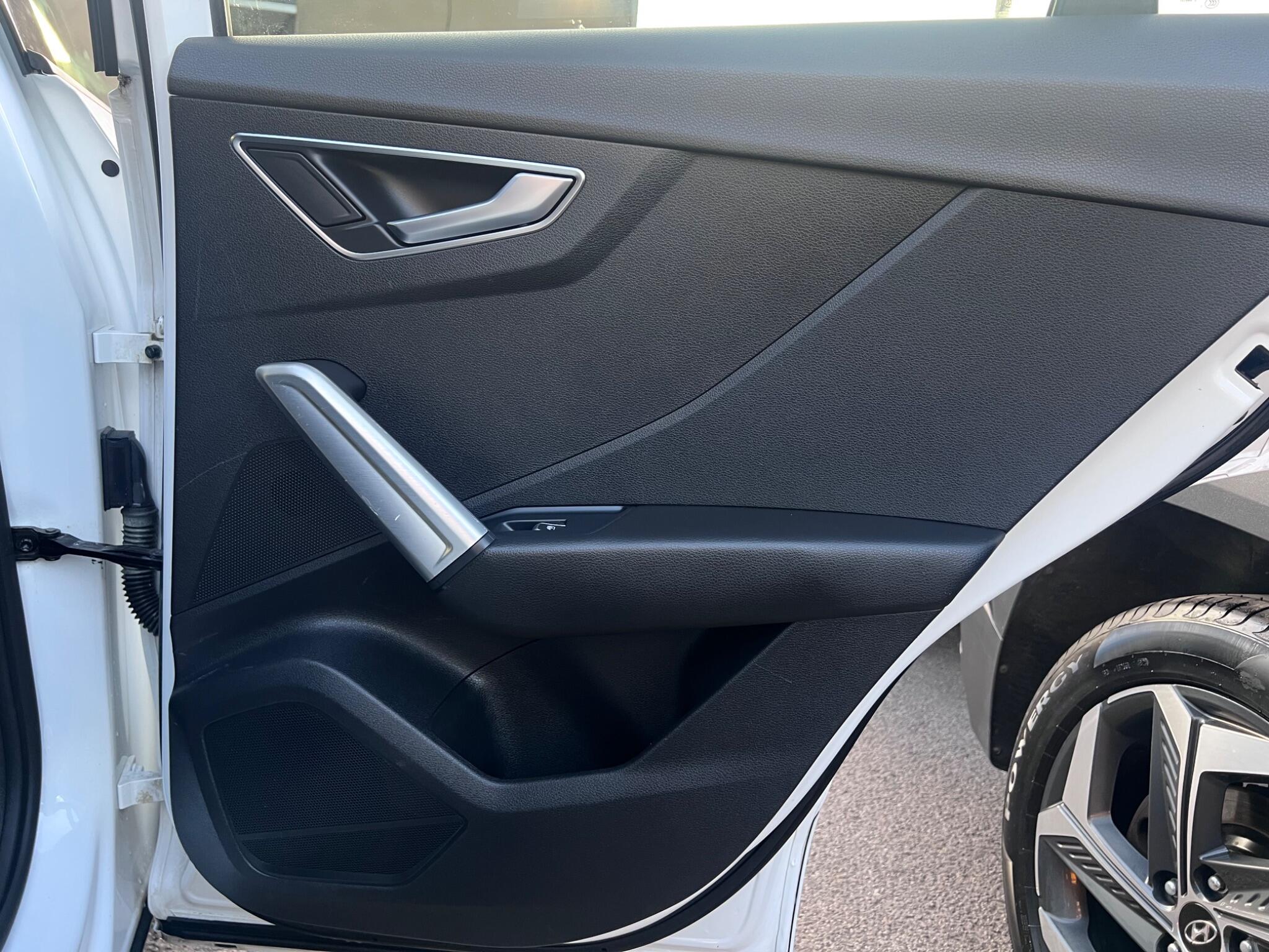 Audi Q2 view 31
