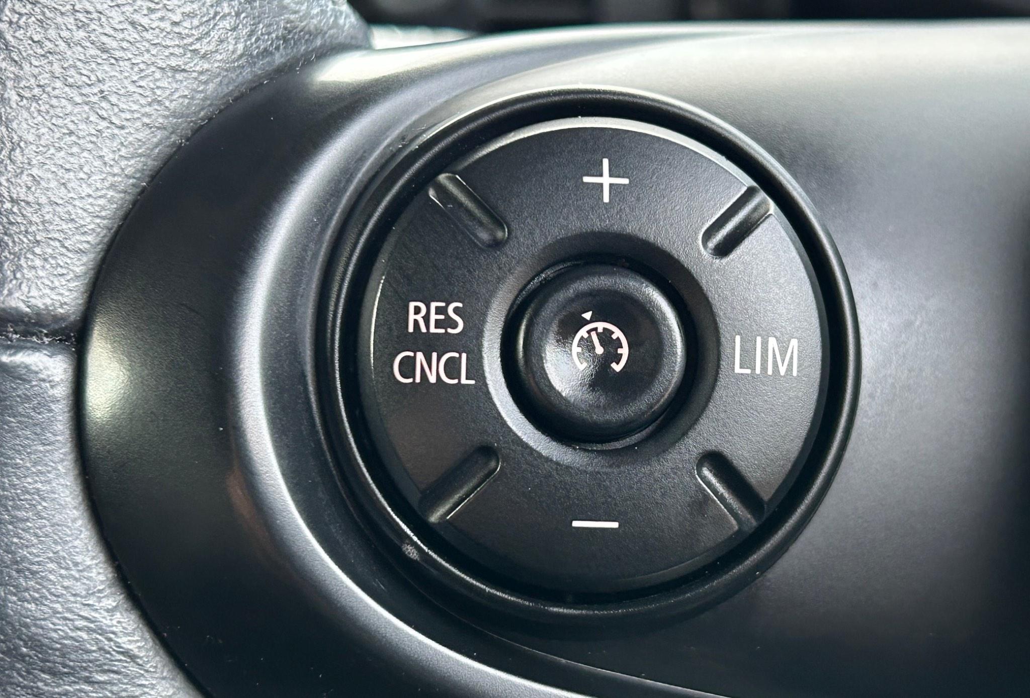Mini Hatch view 21