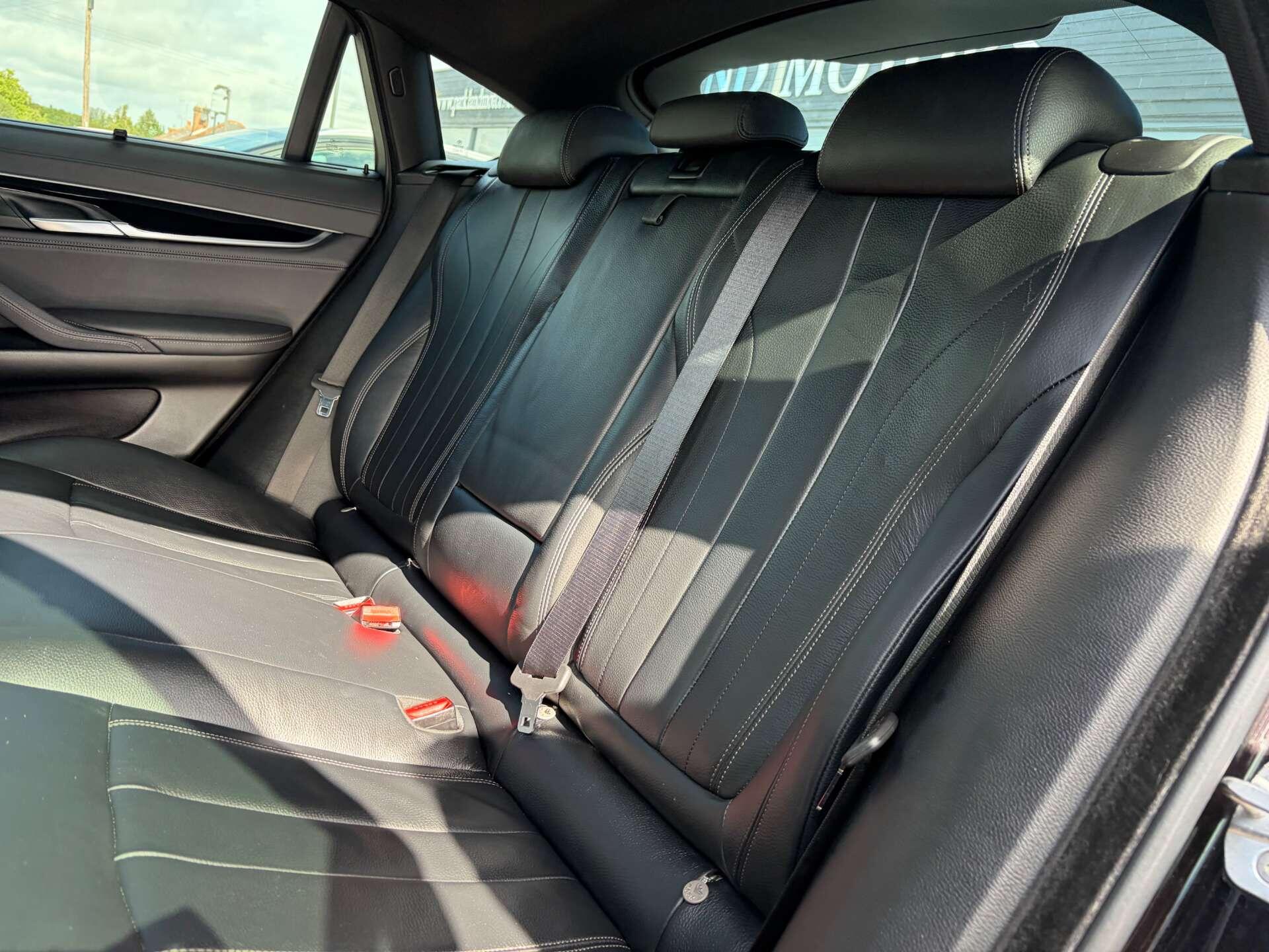 BMW X6 view 23