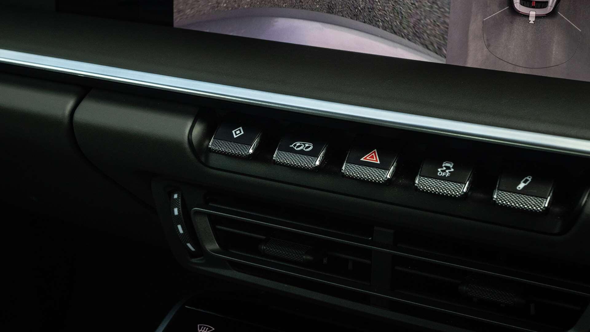 Porsche 911 view 31
