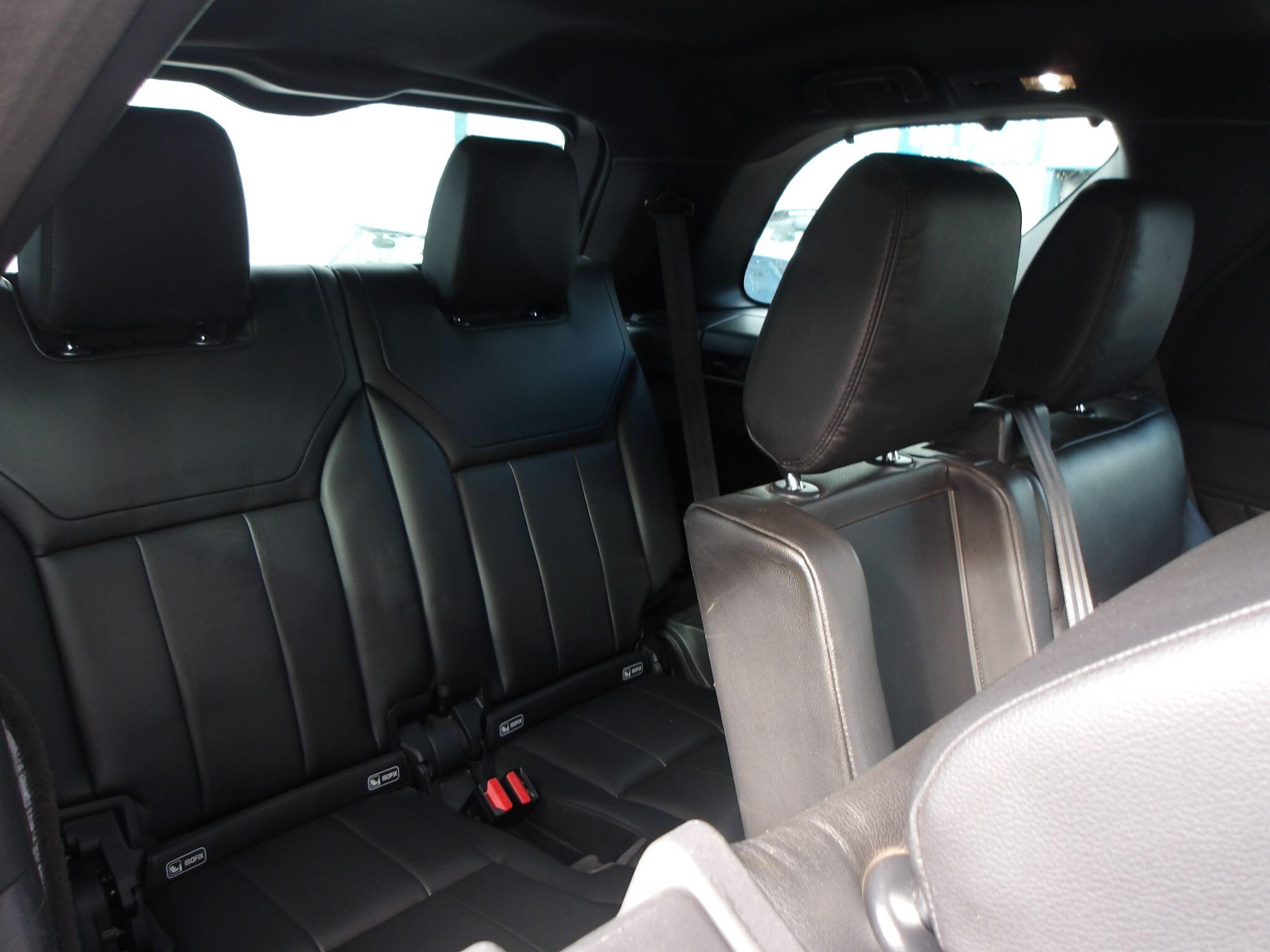 Land Rover Discovery view 14