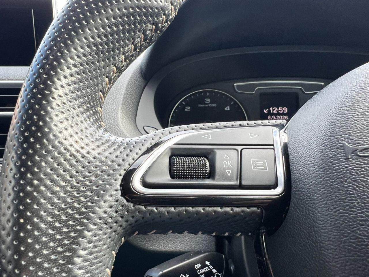 Audi Q3 view 35