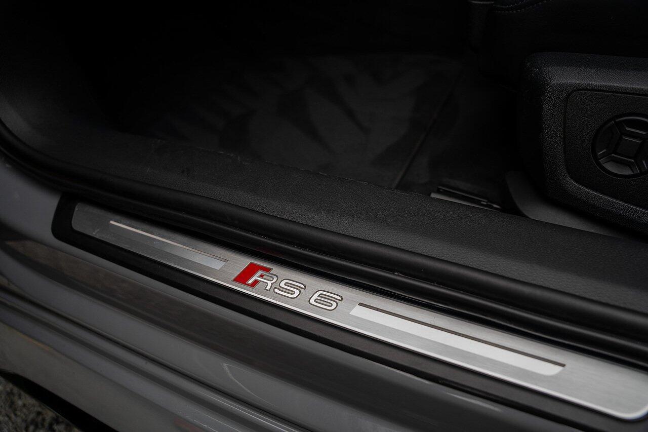Audi RS6 view 75