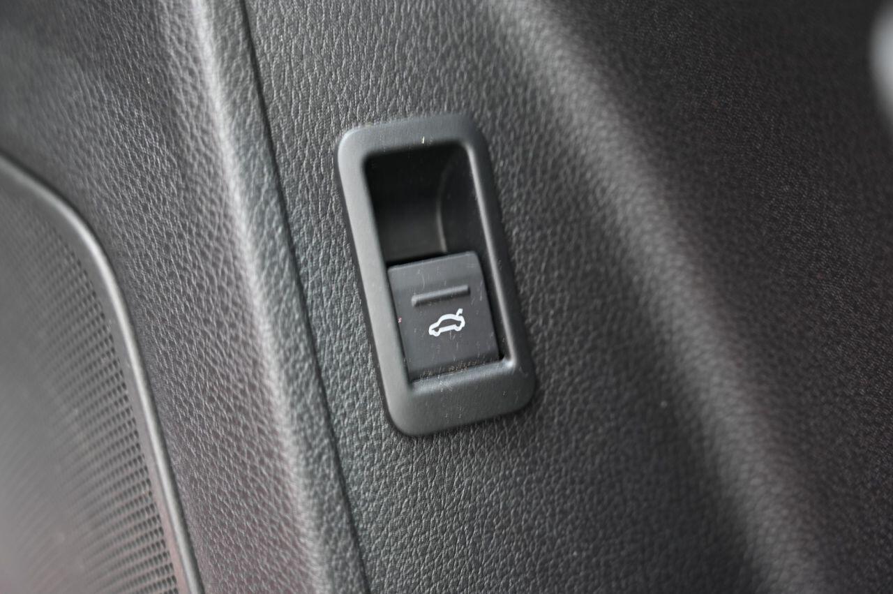 Audi Q3 view 47