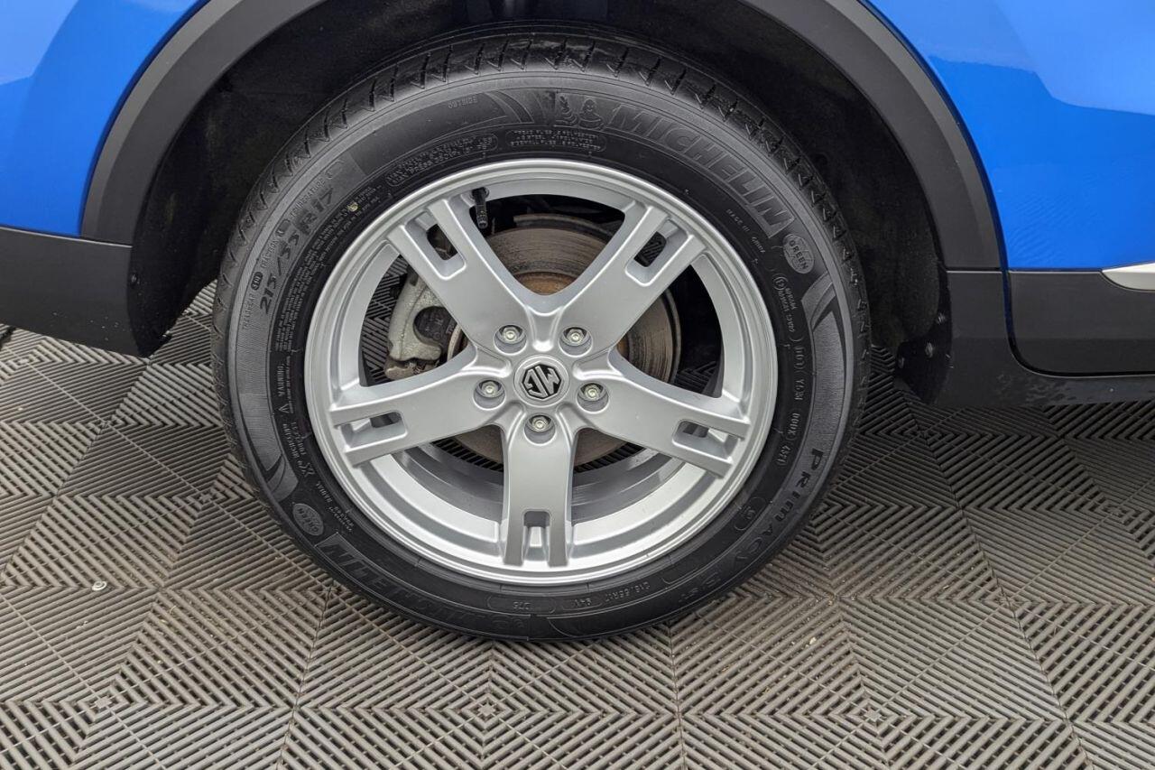 MG ZS view 49
