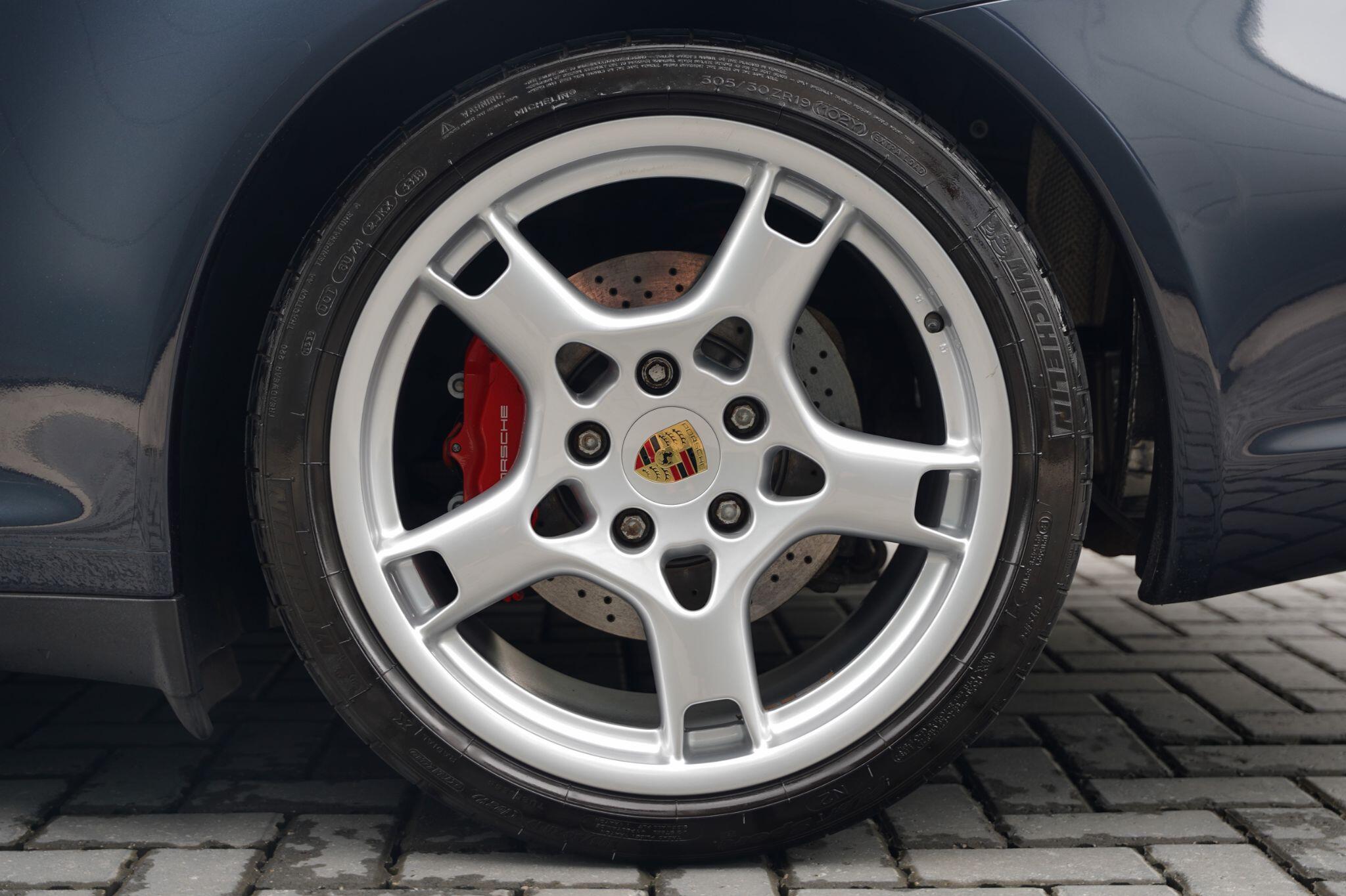 Porsche 911 view 46
