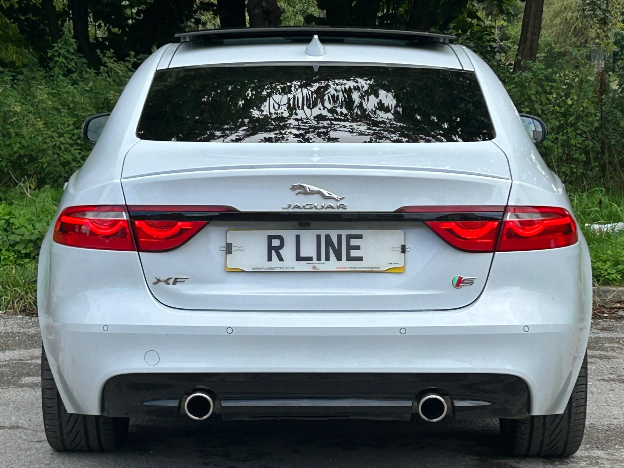 Jaguar XF view 11