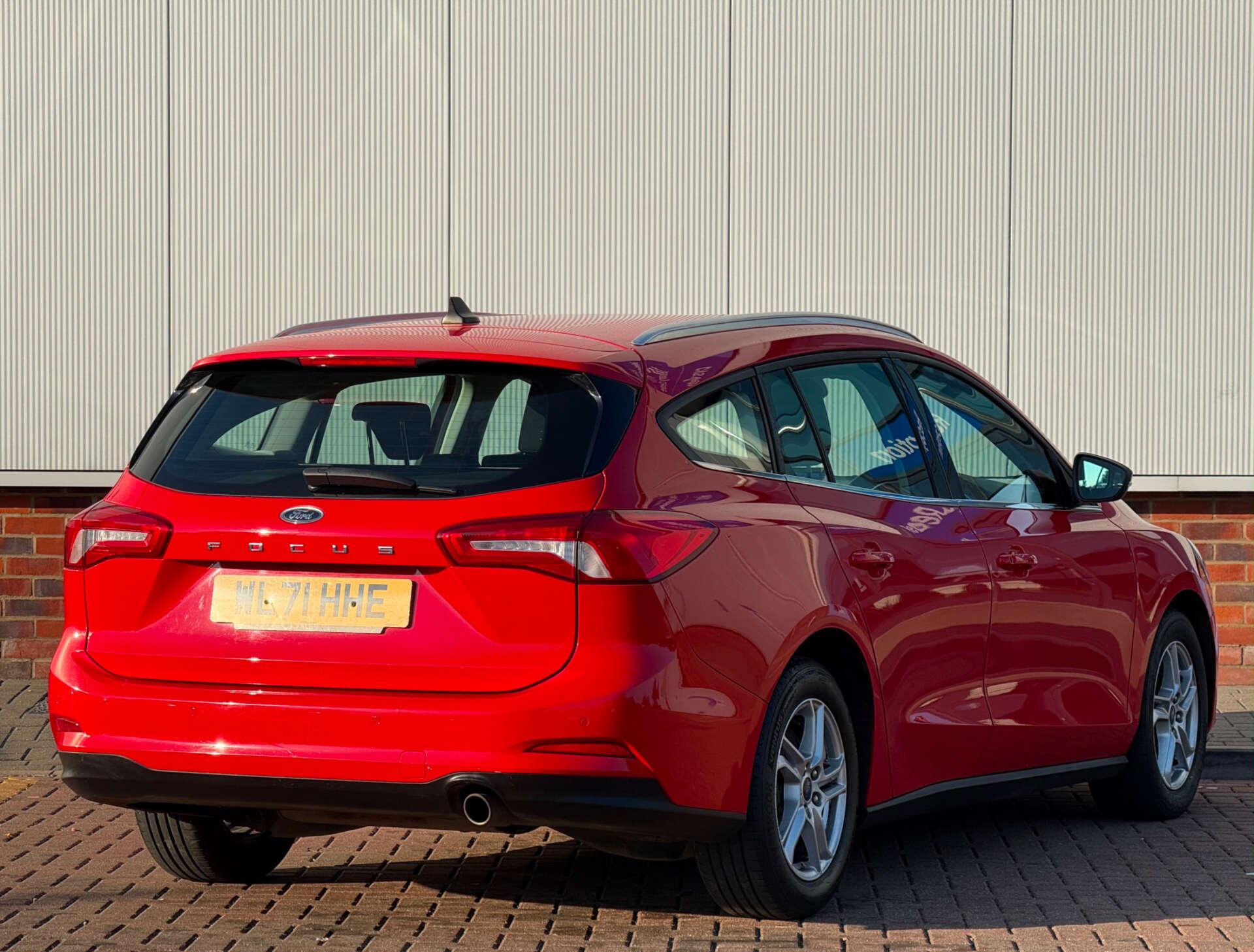 Ford Focus view 8