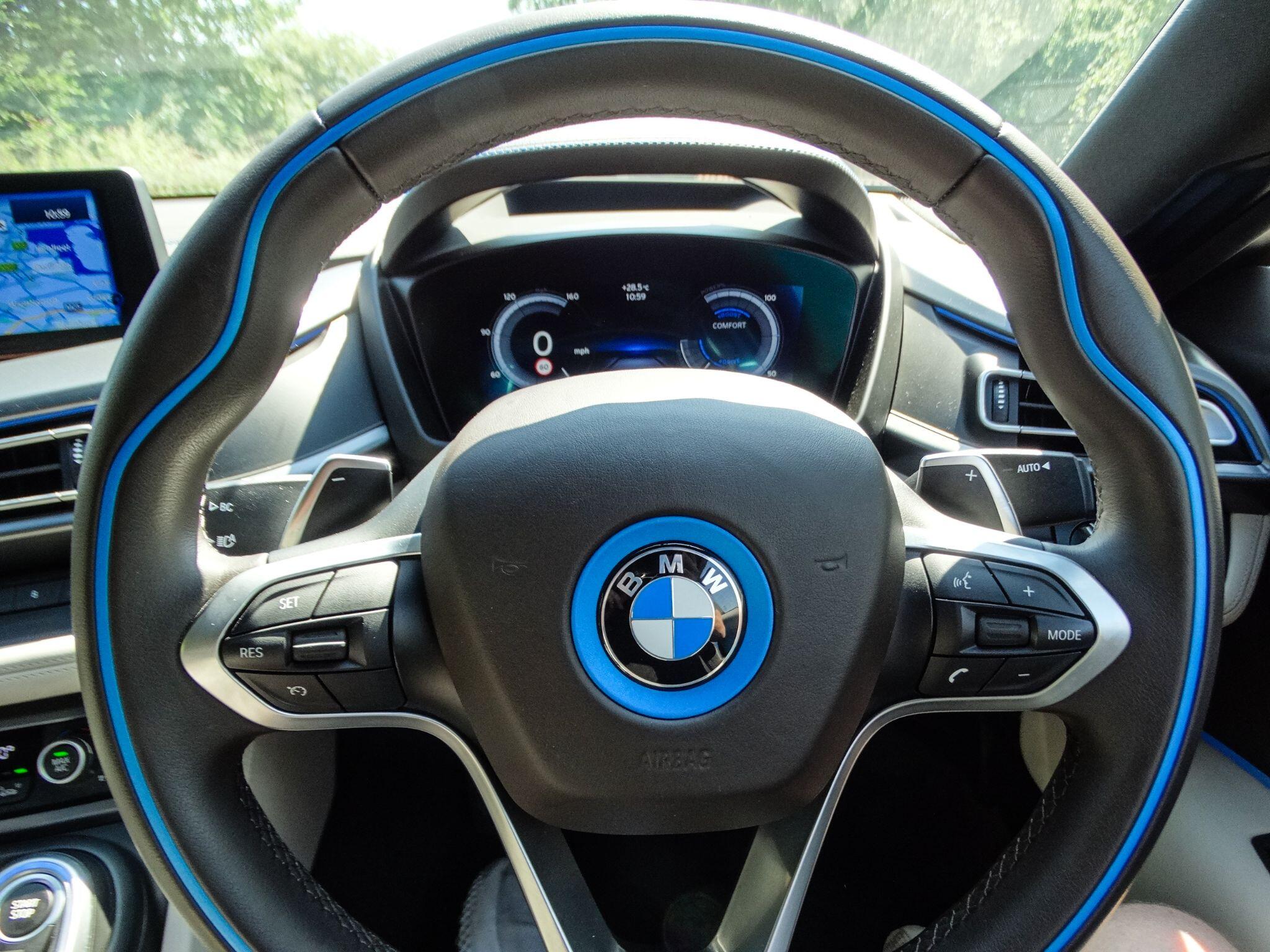 BMW I8 view 11