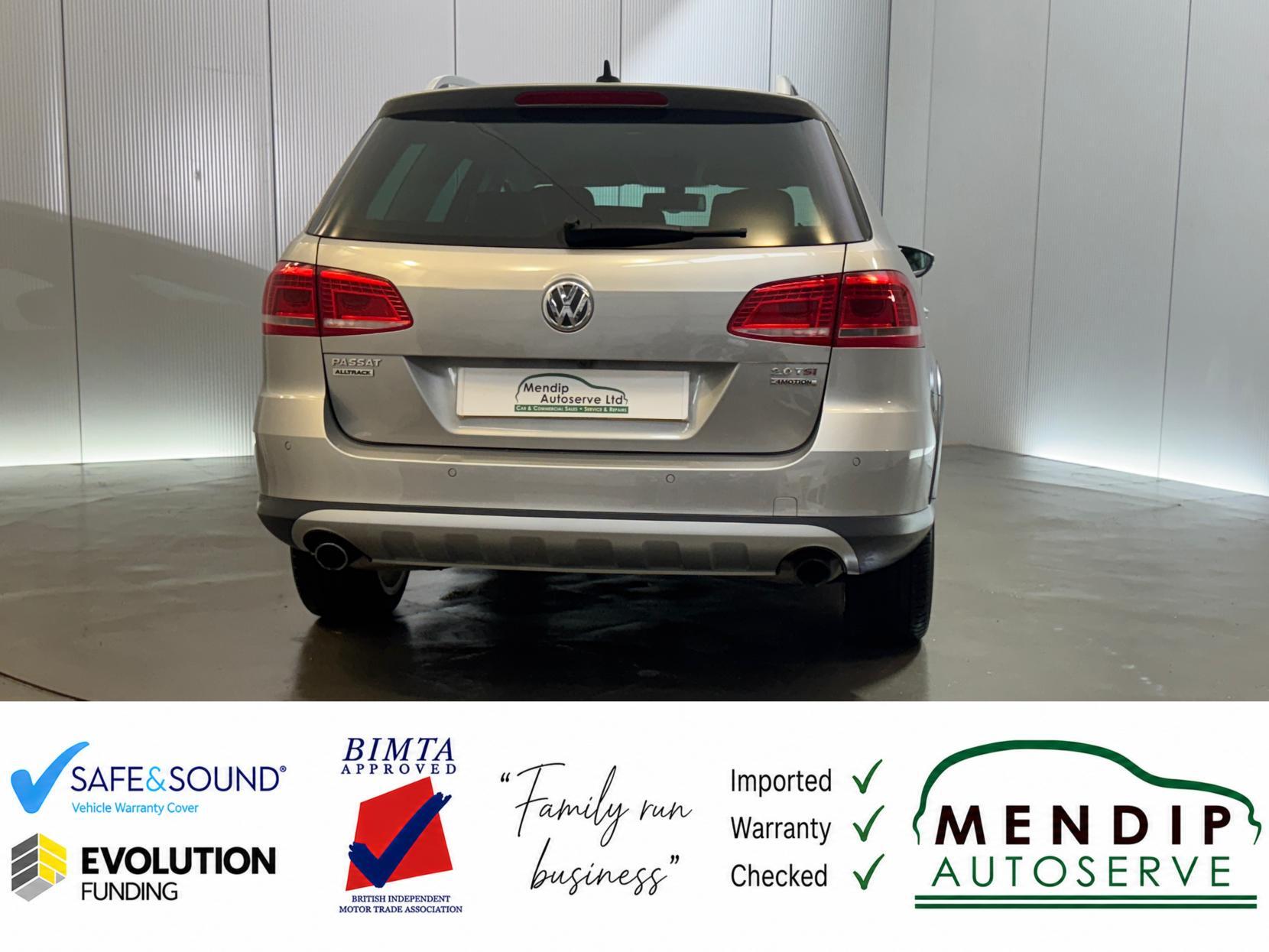 Volkswagen Passat view 19