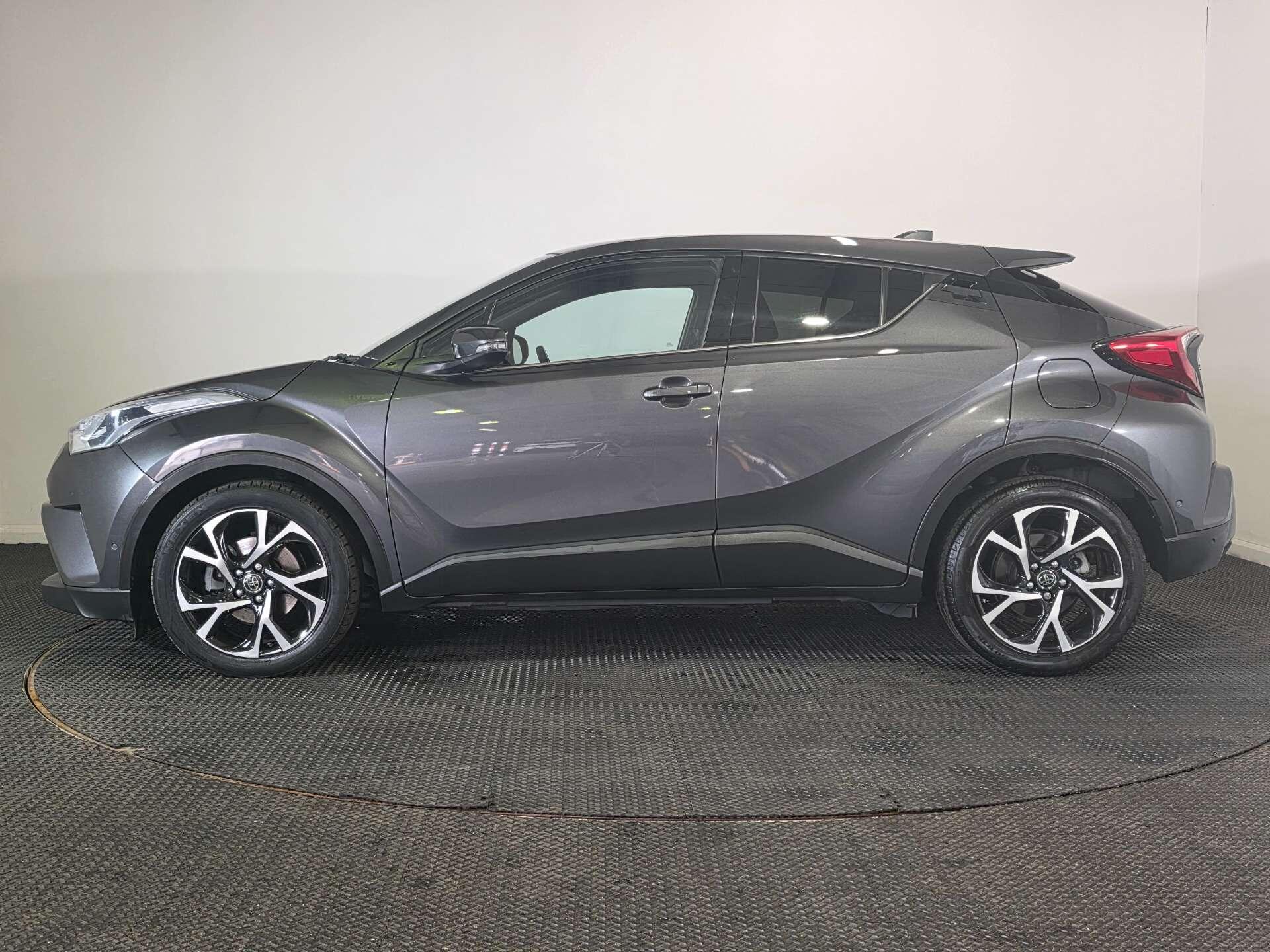 Toyota C-HR view 4
