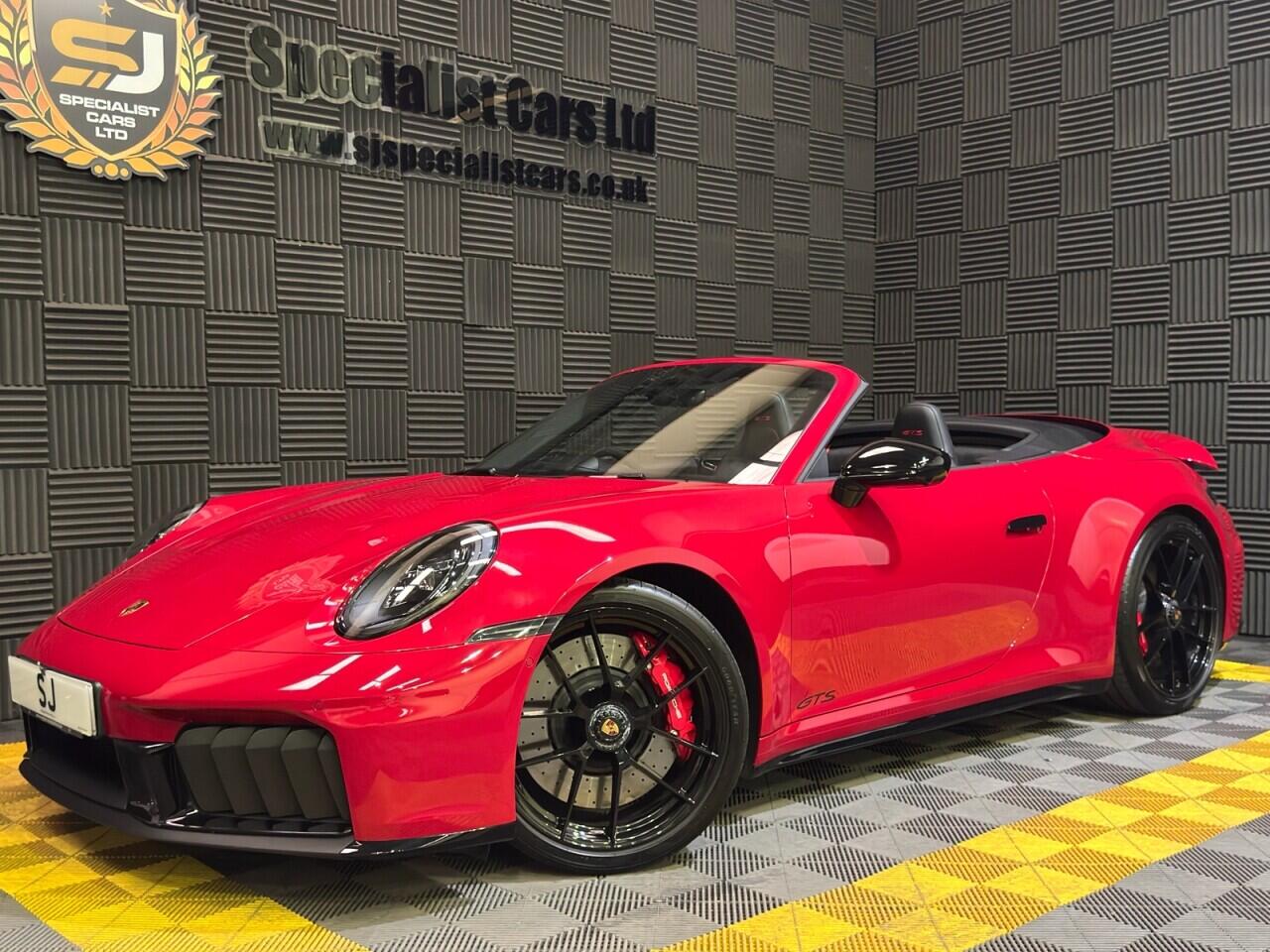 Porsche 911 view 29