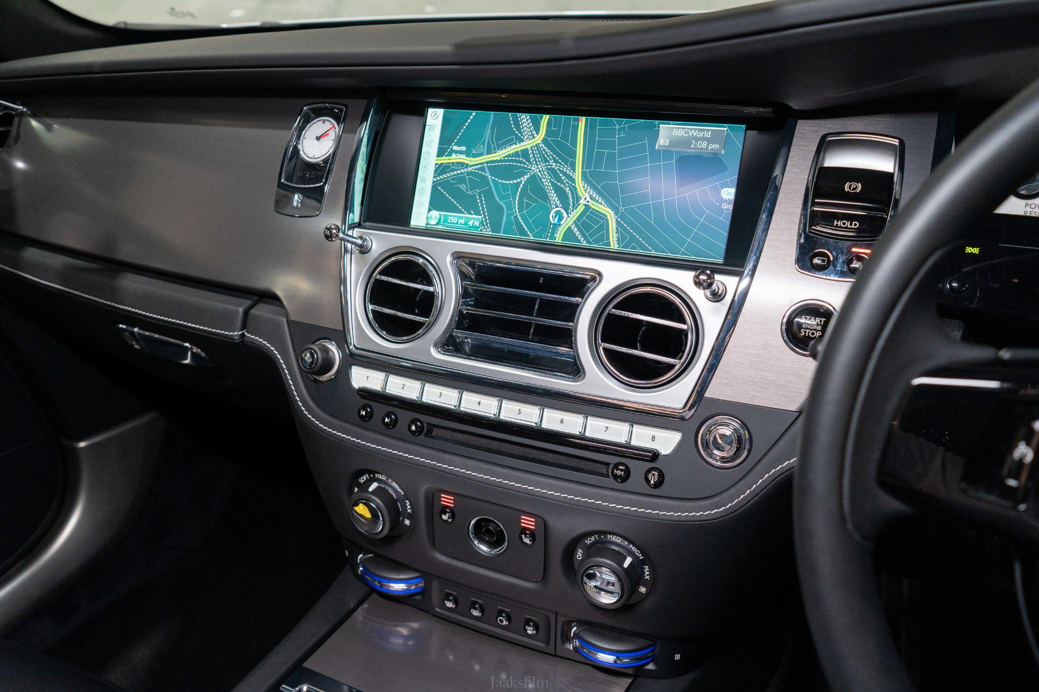 Rolls-Royce Wraith view 22
