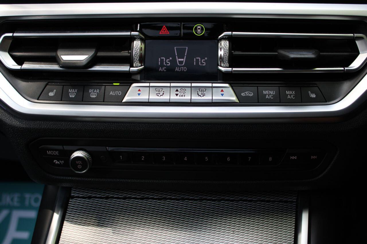 BMW 3 Series view 24