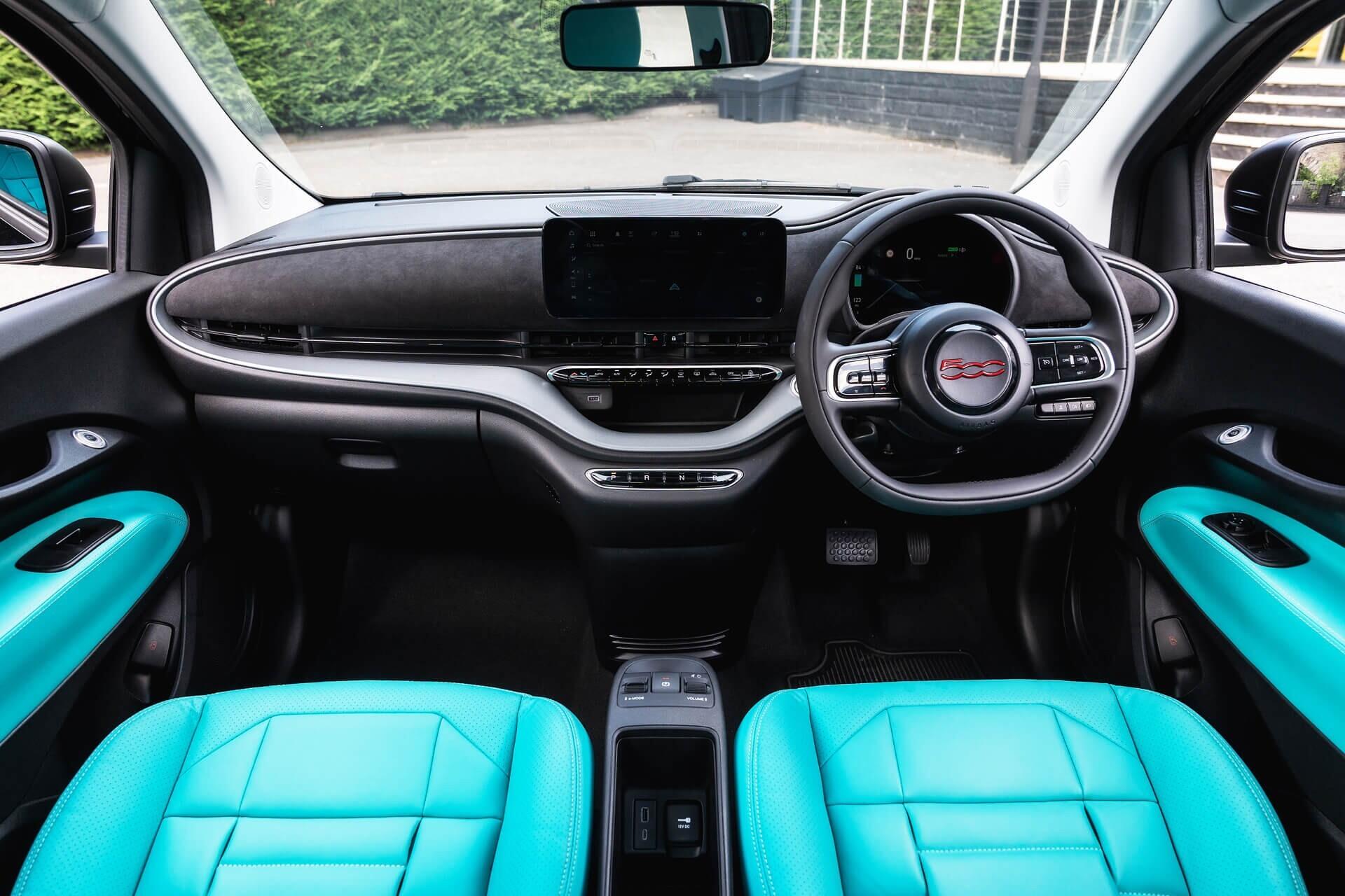 Fiat 500e view 6