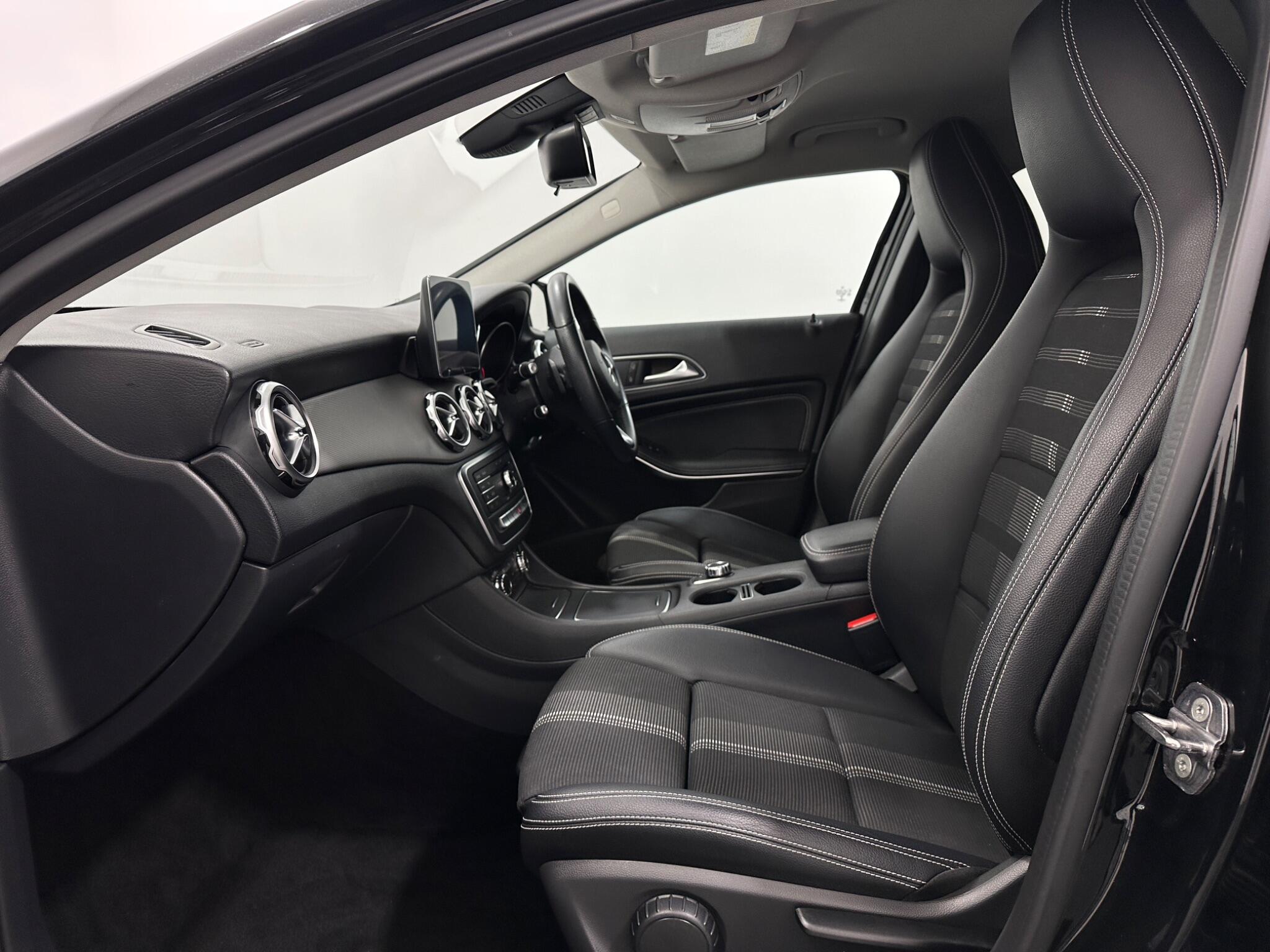 Mercedes-Benz Gla view 34