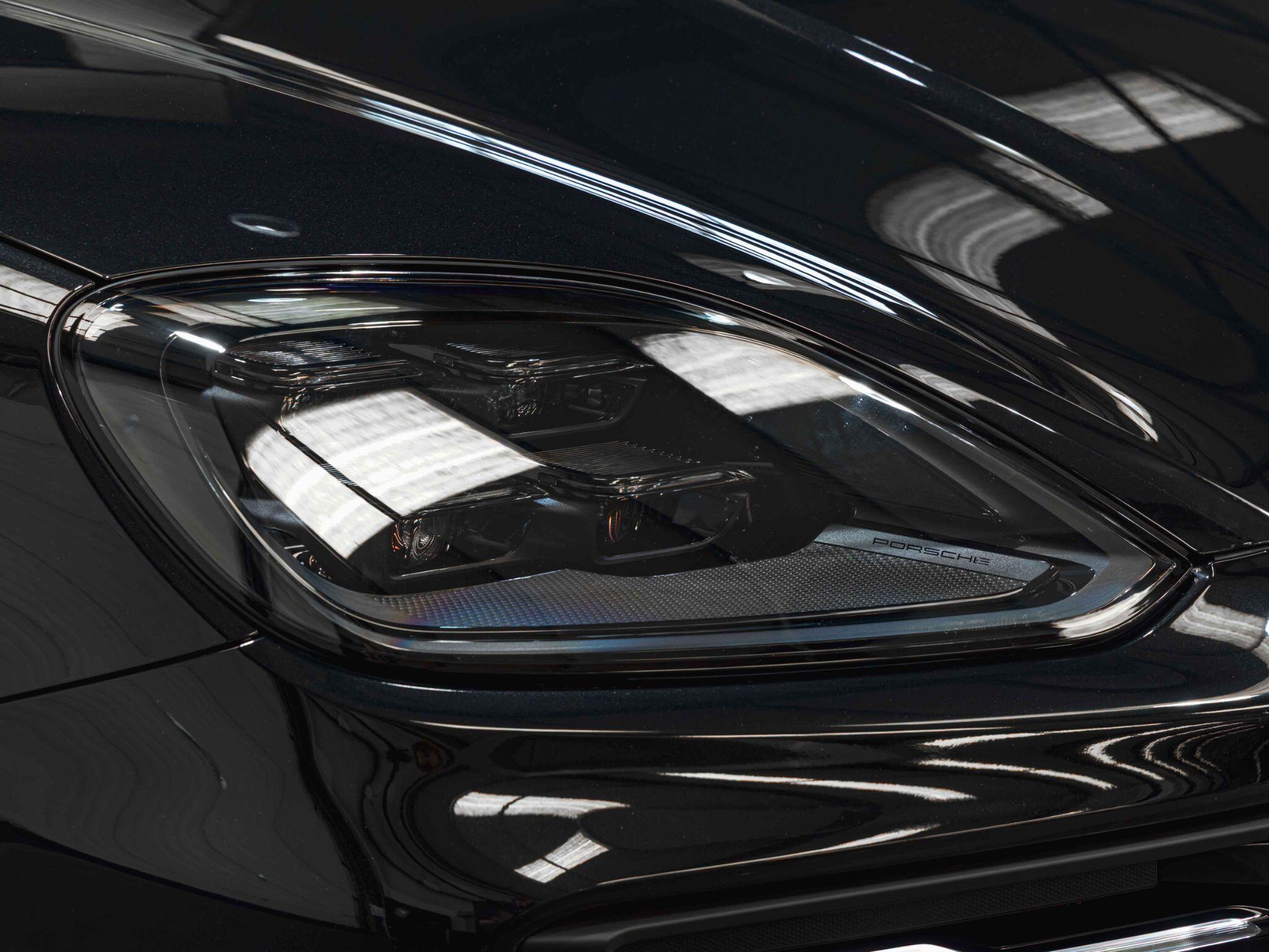 Porsche Cayenne view 14