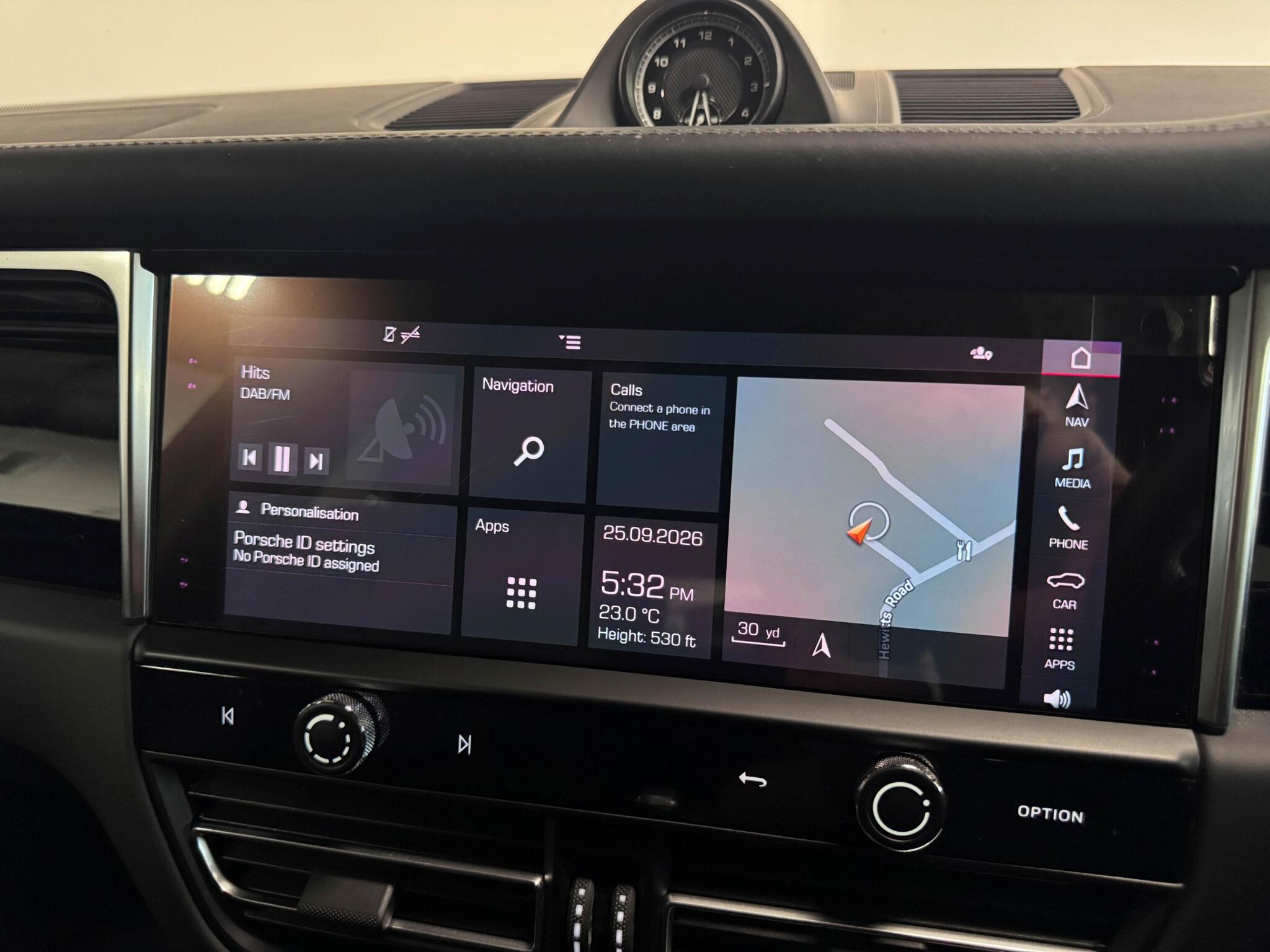 Porsche Macan view 43
