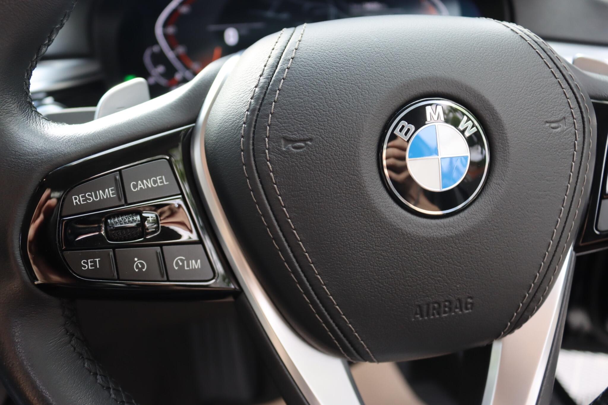 BMW 5 Series view 31