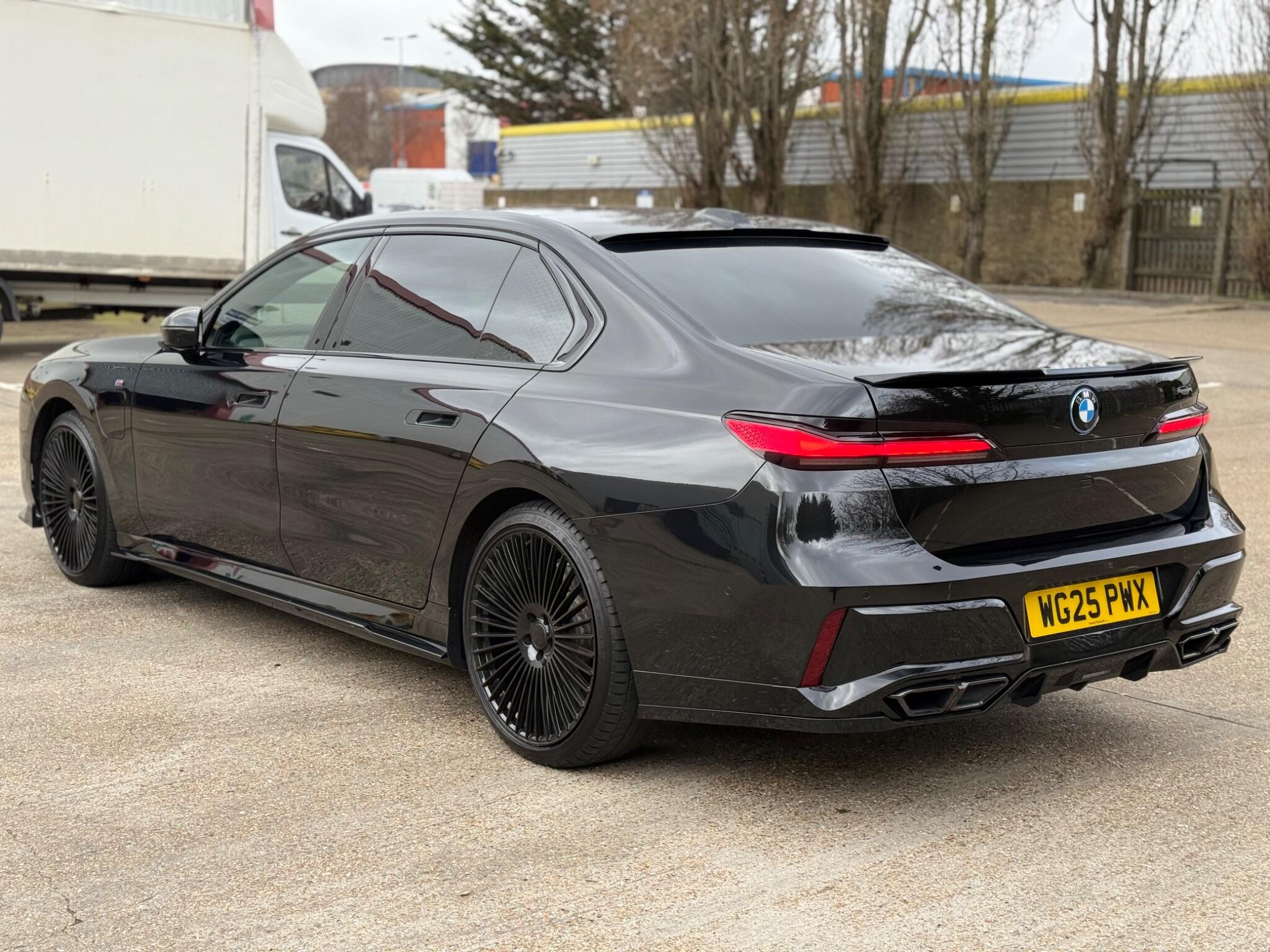 BMW 7 Series view 4