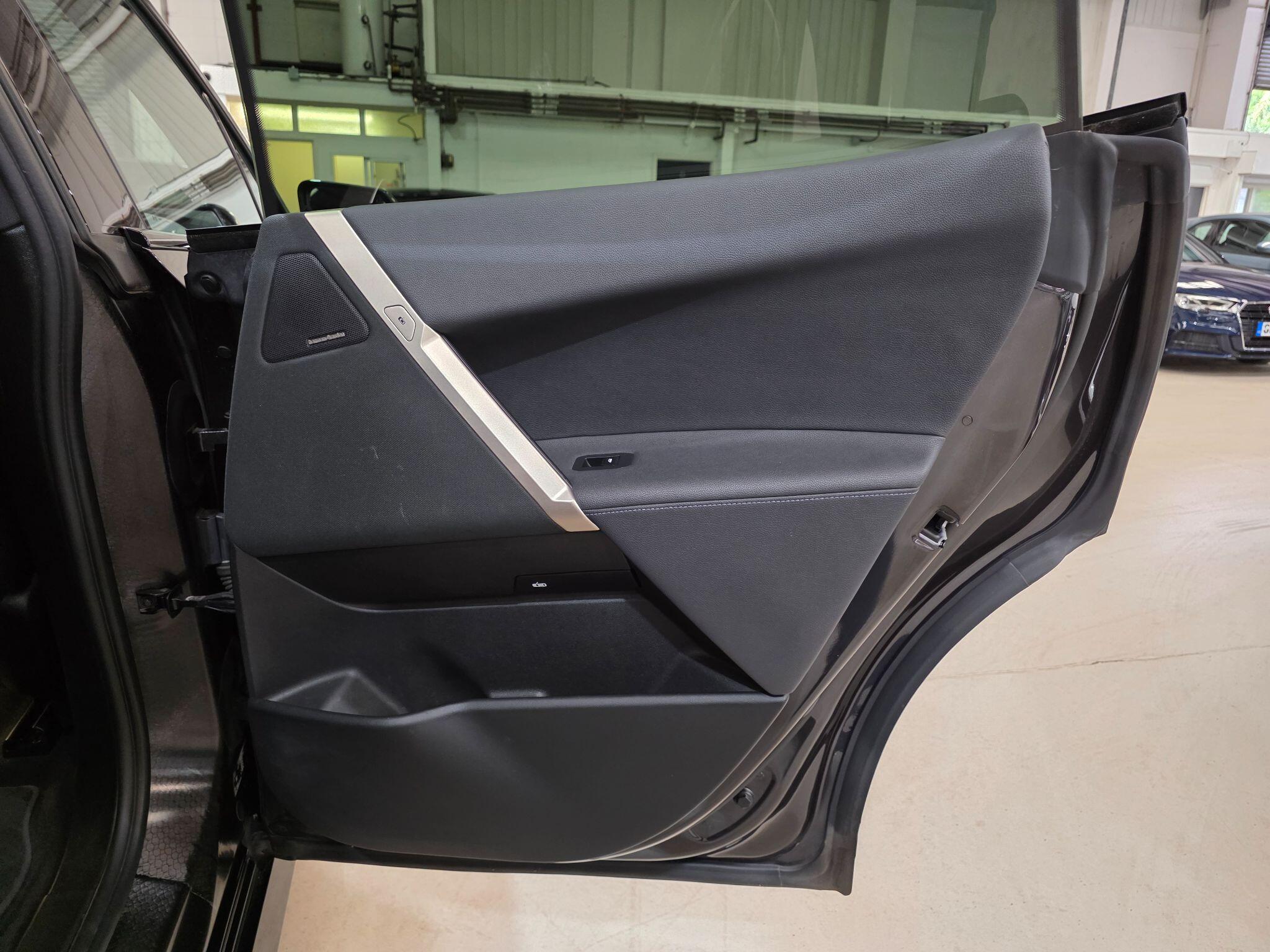 BMW Ix view 27
