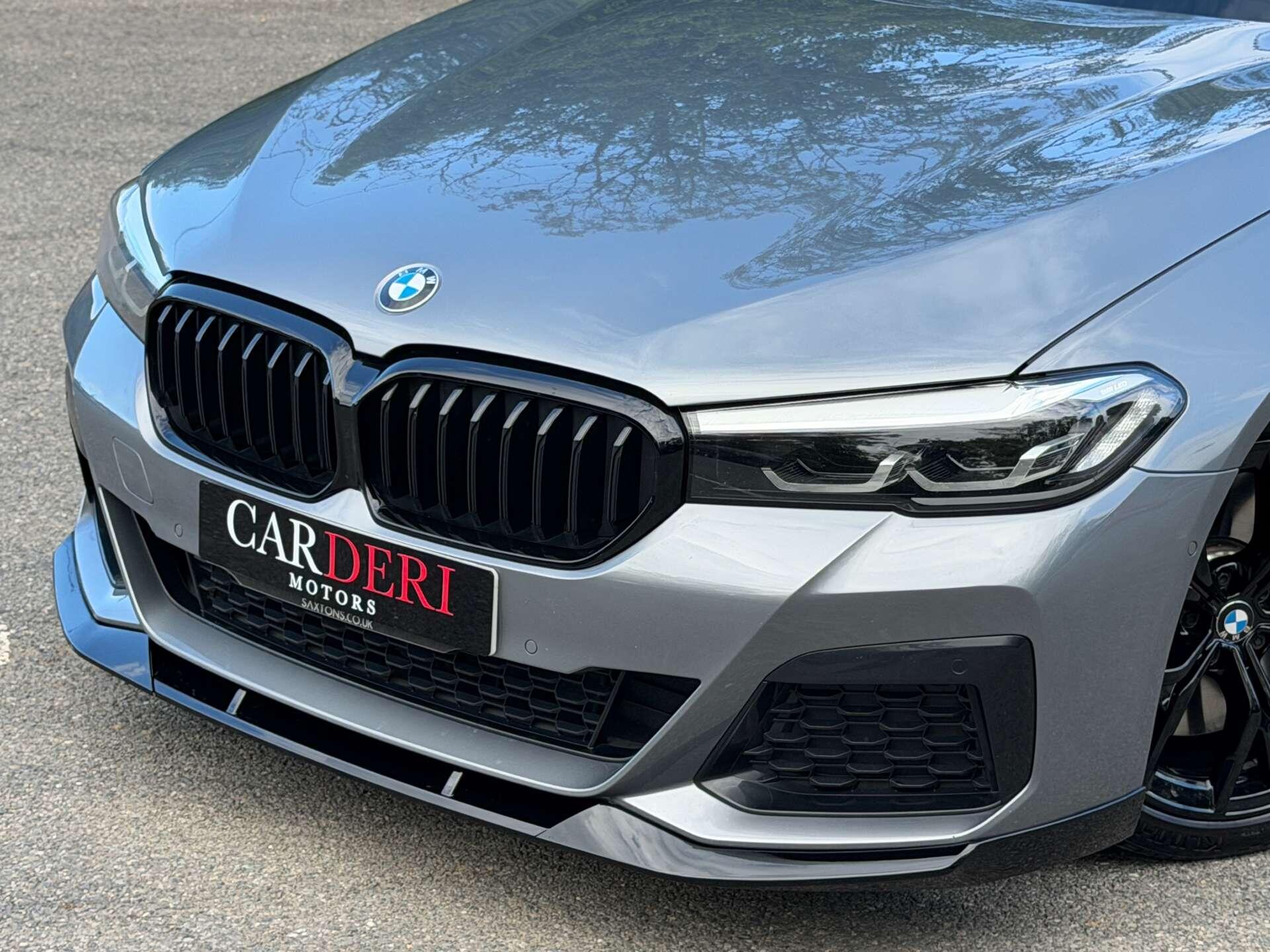 BMW 5 Series view 11