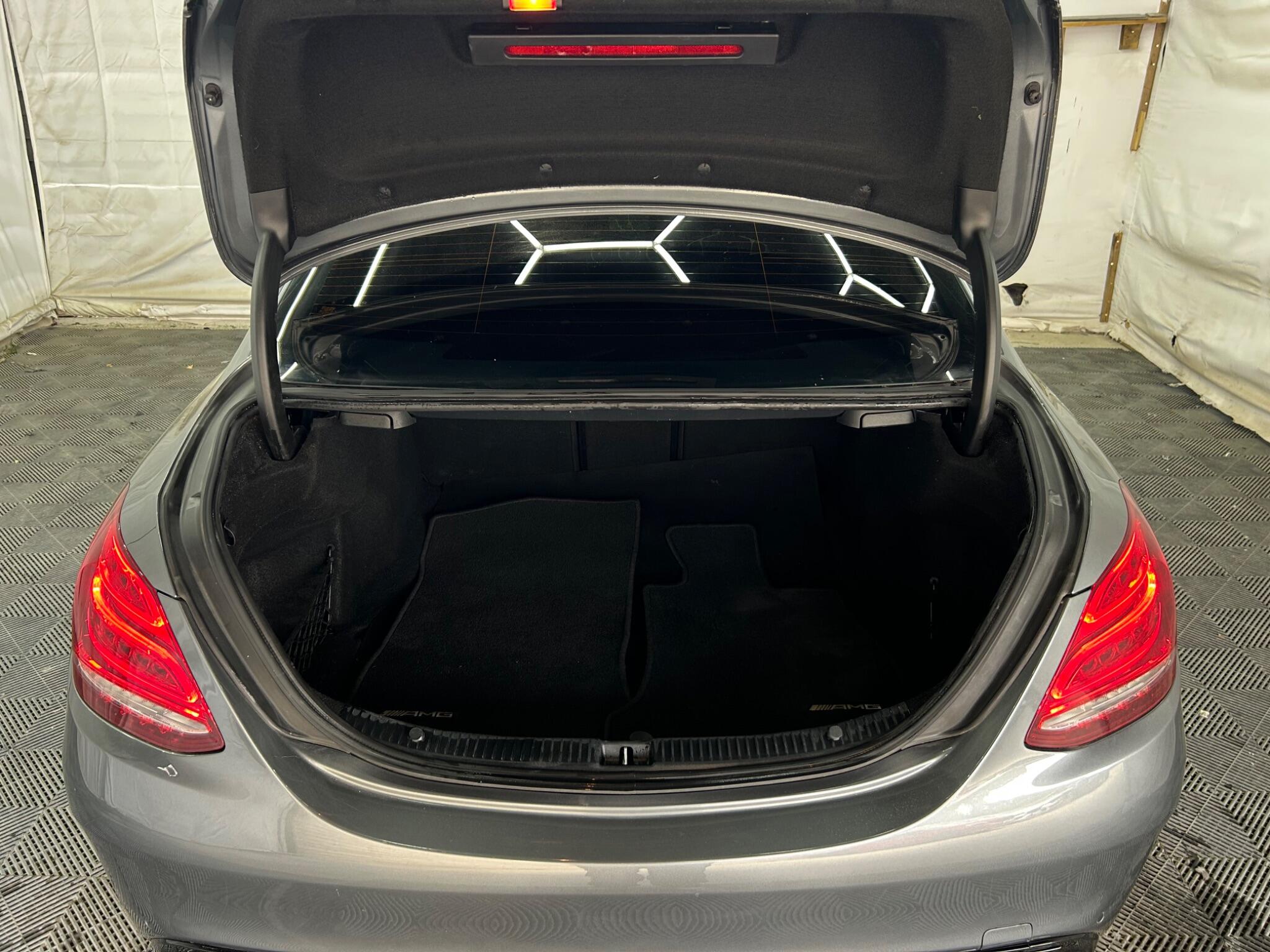 Mercedes-Benz C Class view 40