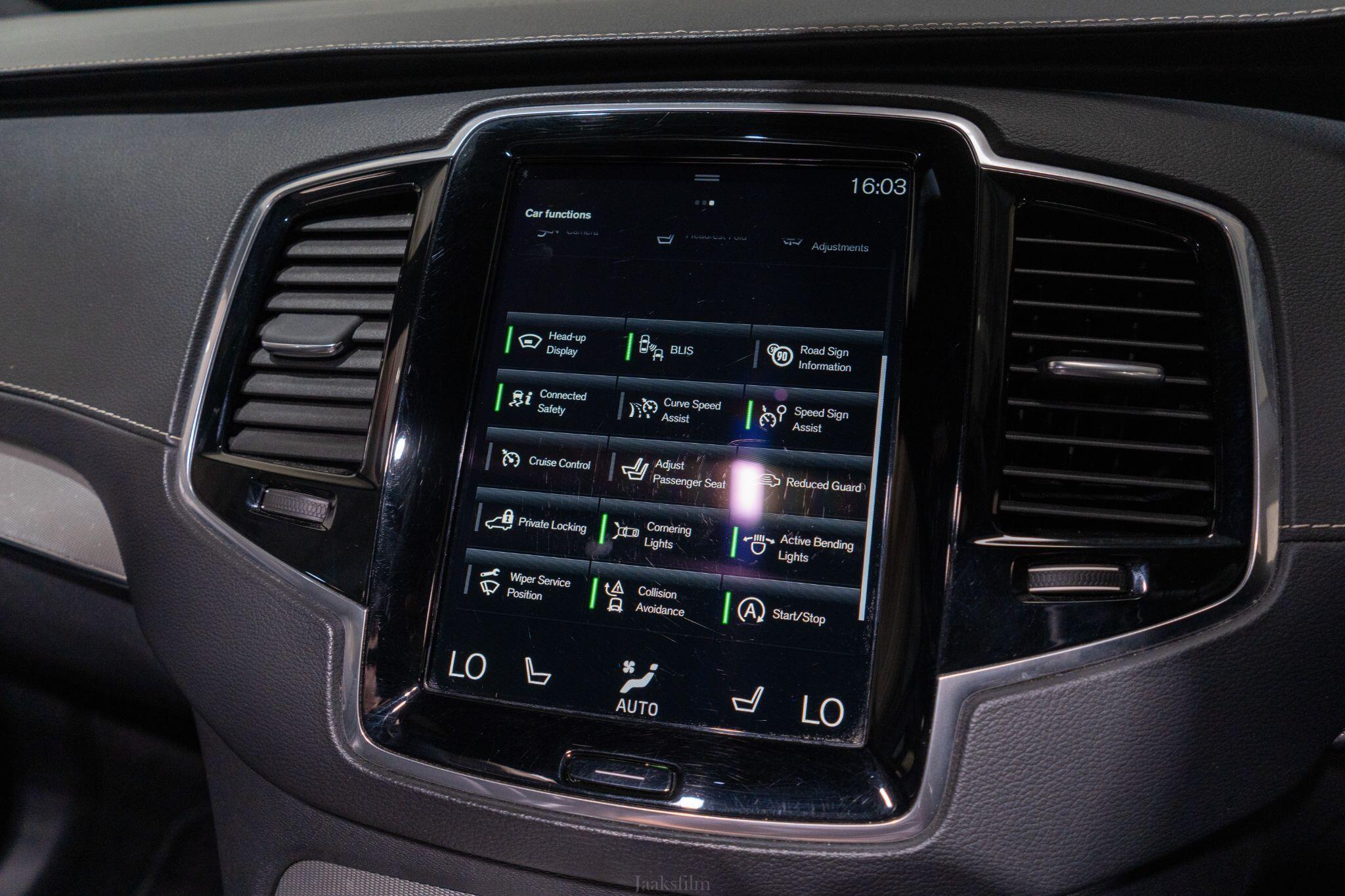 Volvo XC90 view 30