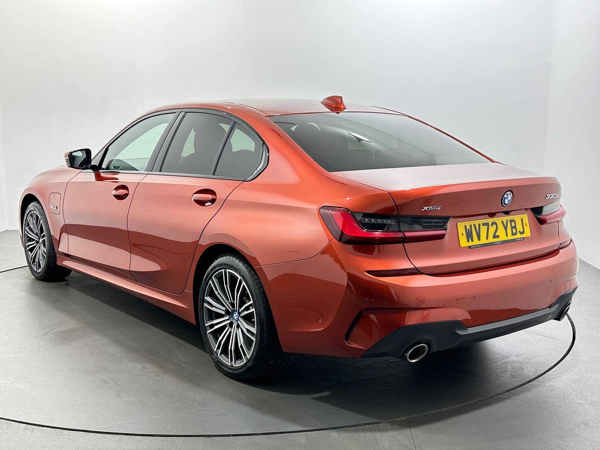BMW 3 Series view 6