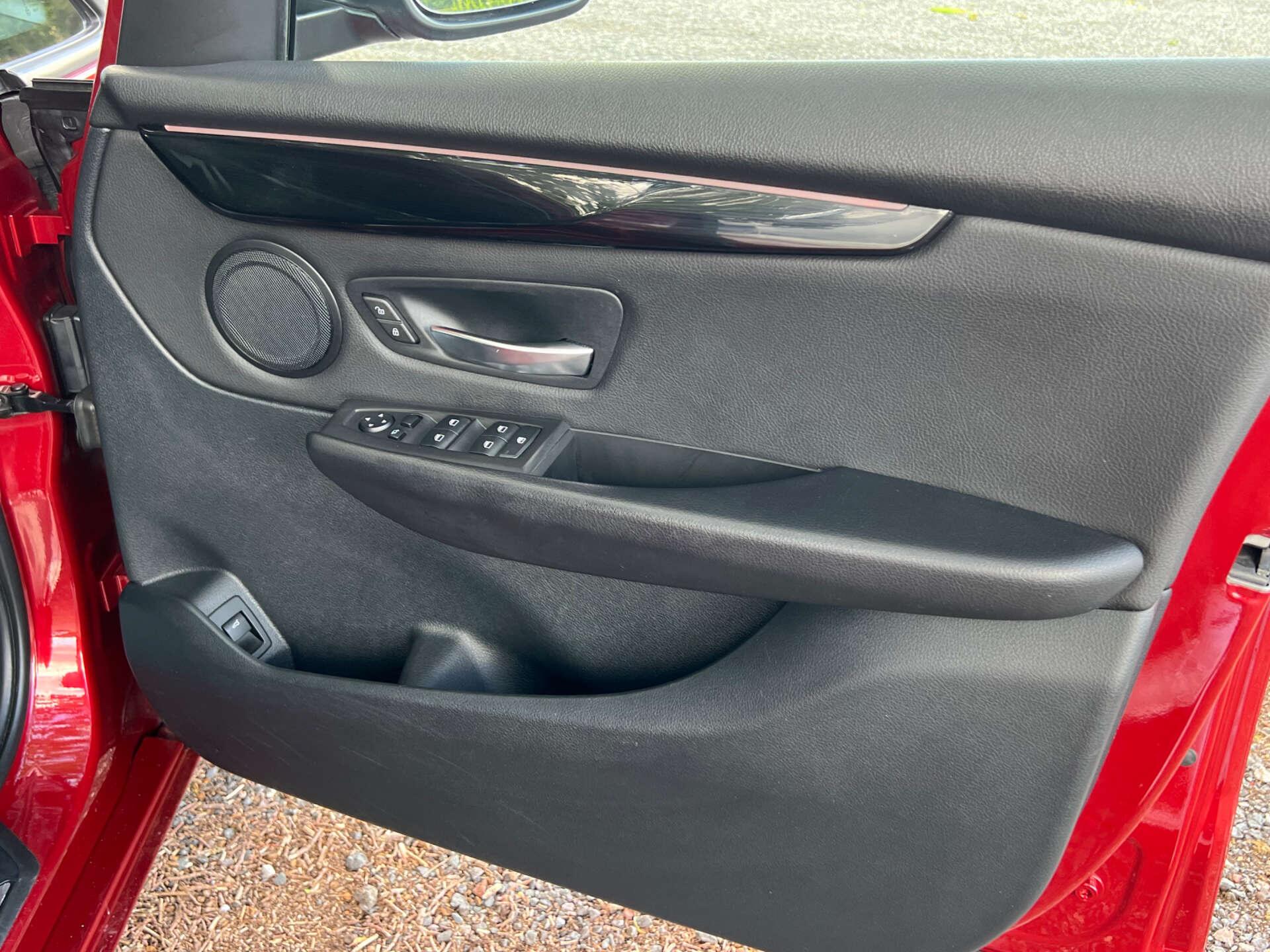 BMW 2 Series view 36