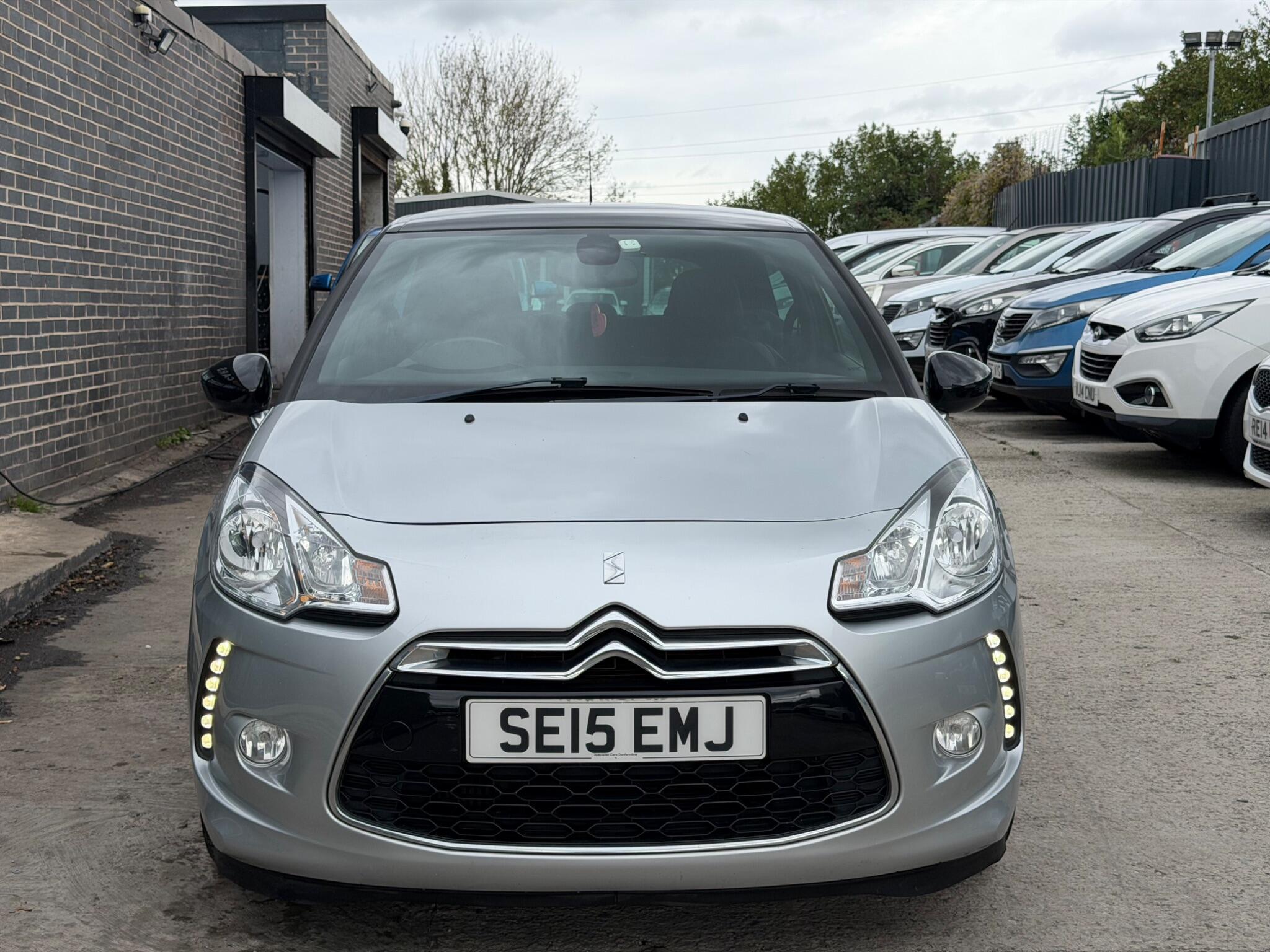 DS Automobiles DS 3 view 2