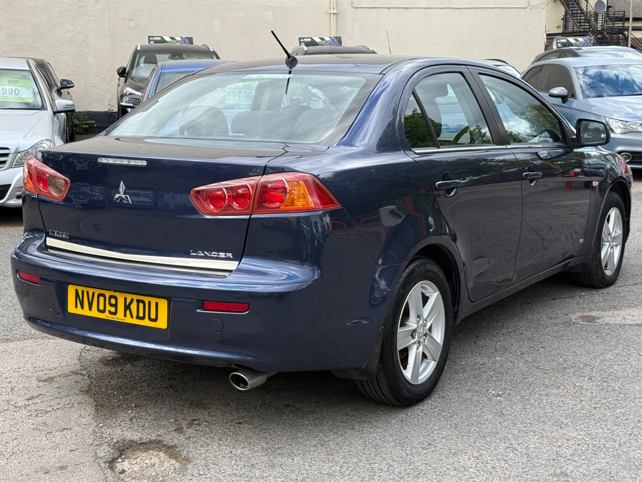 Mitsubishi Lancer - Image 17
