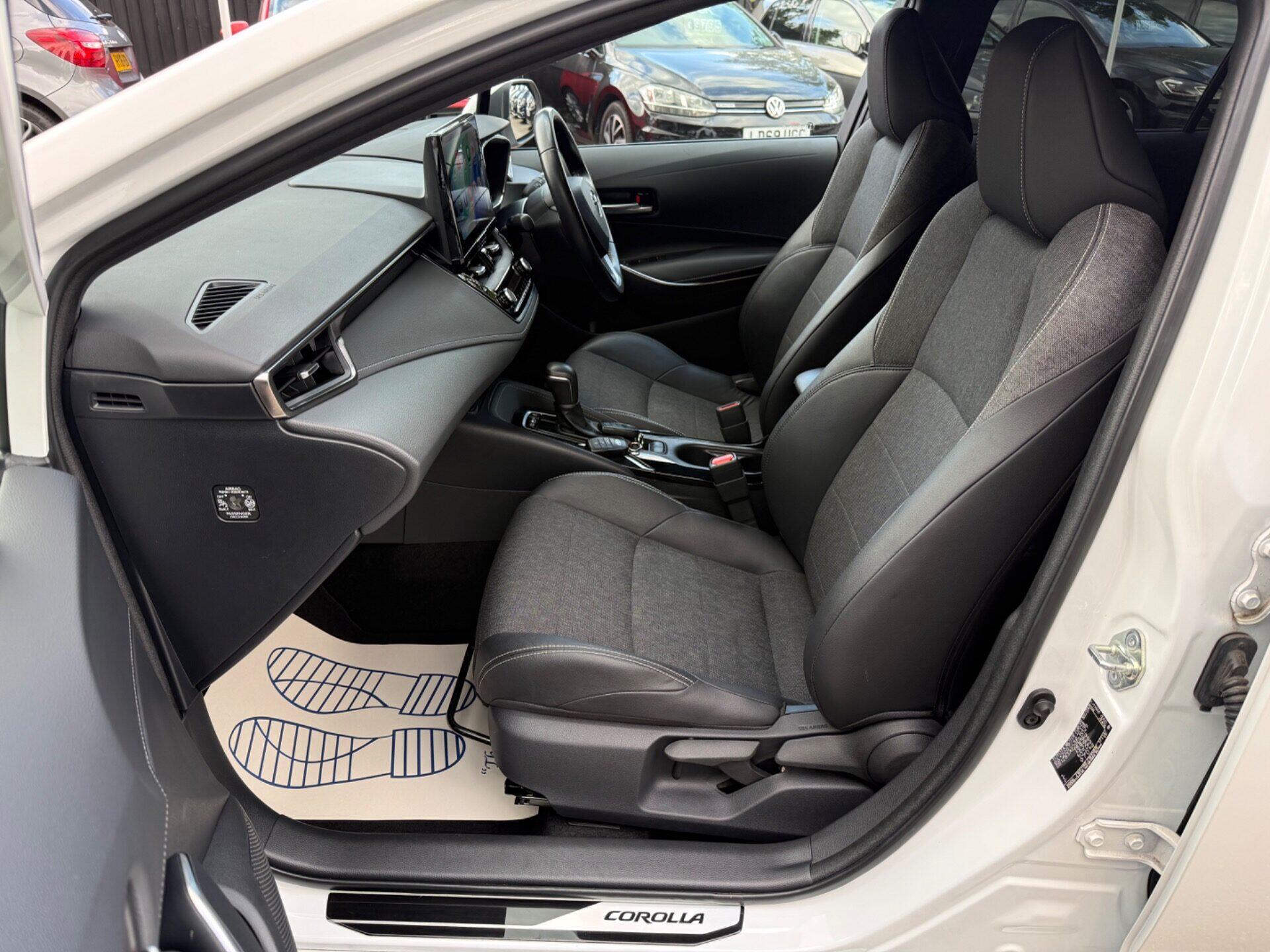 Toyota Corolla view 3