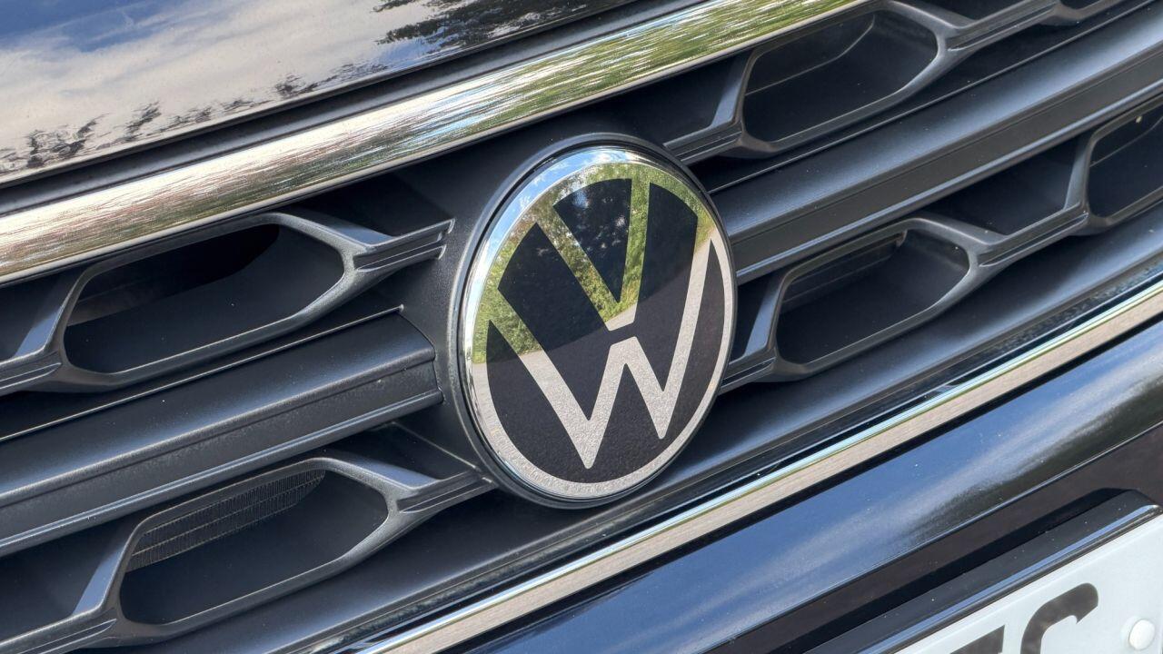 Volkswagen T-Roc view 38