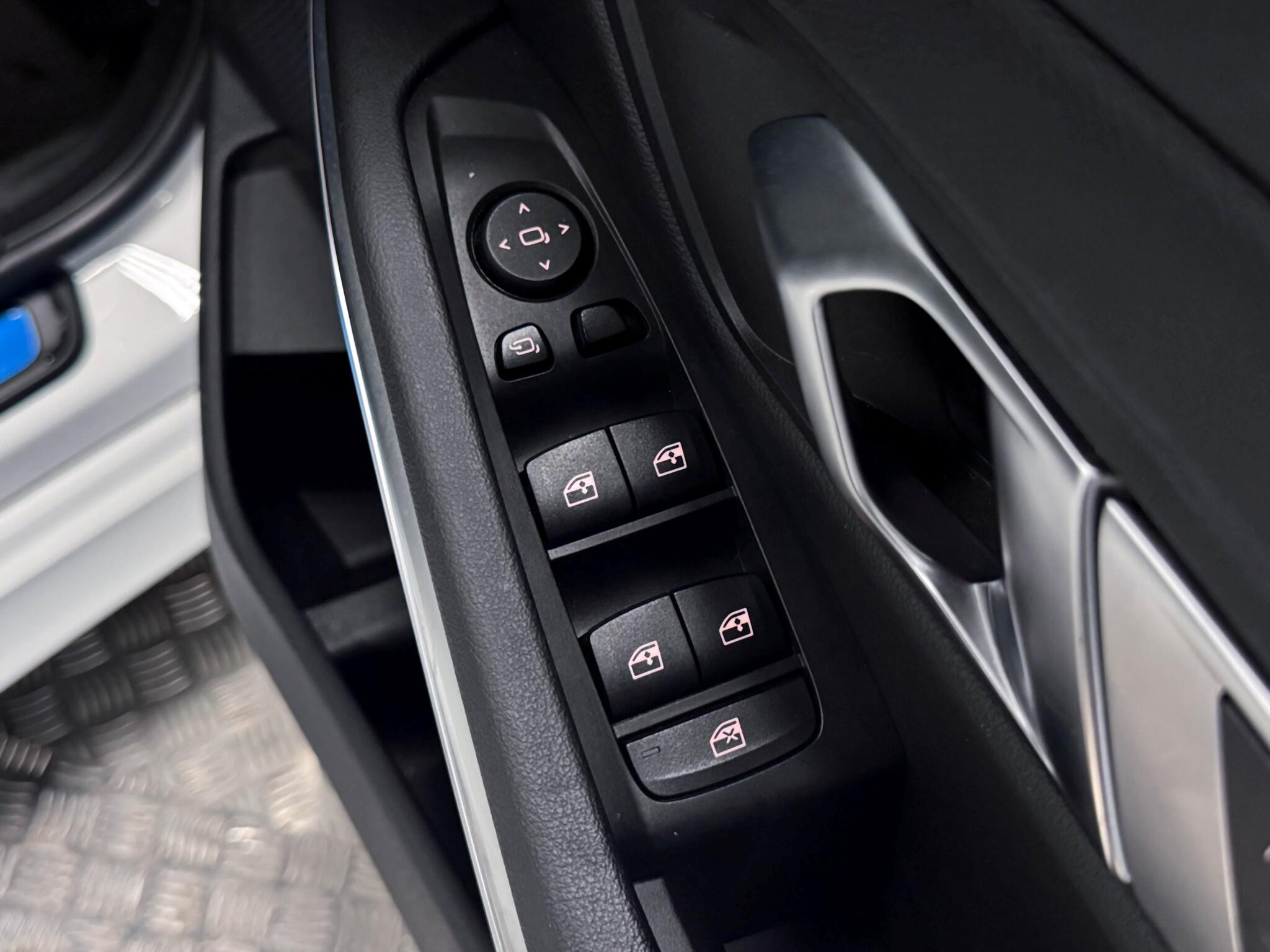 BMW 3 Series view 21