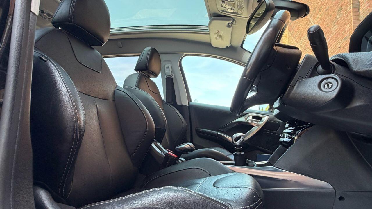 Peugeot 2008 view 11