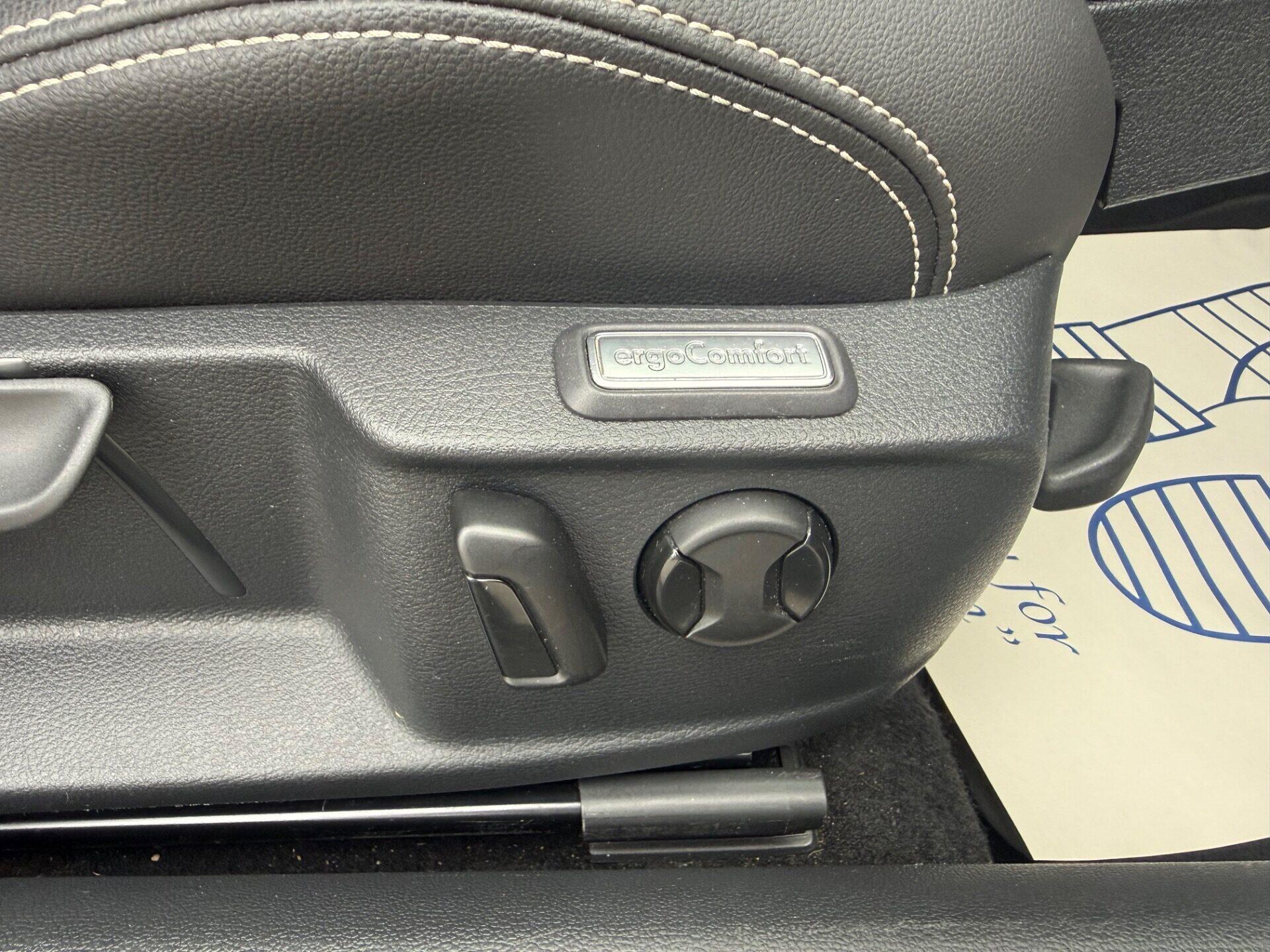Volkswagen Passat view 25