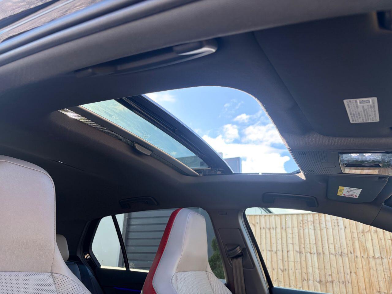 Volkswagen Golf view 33
